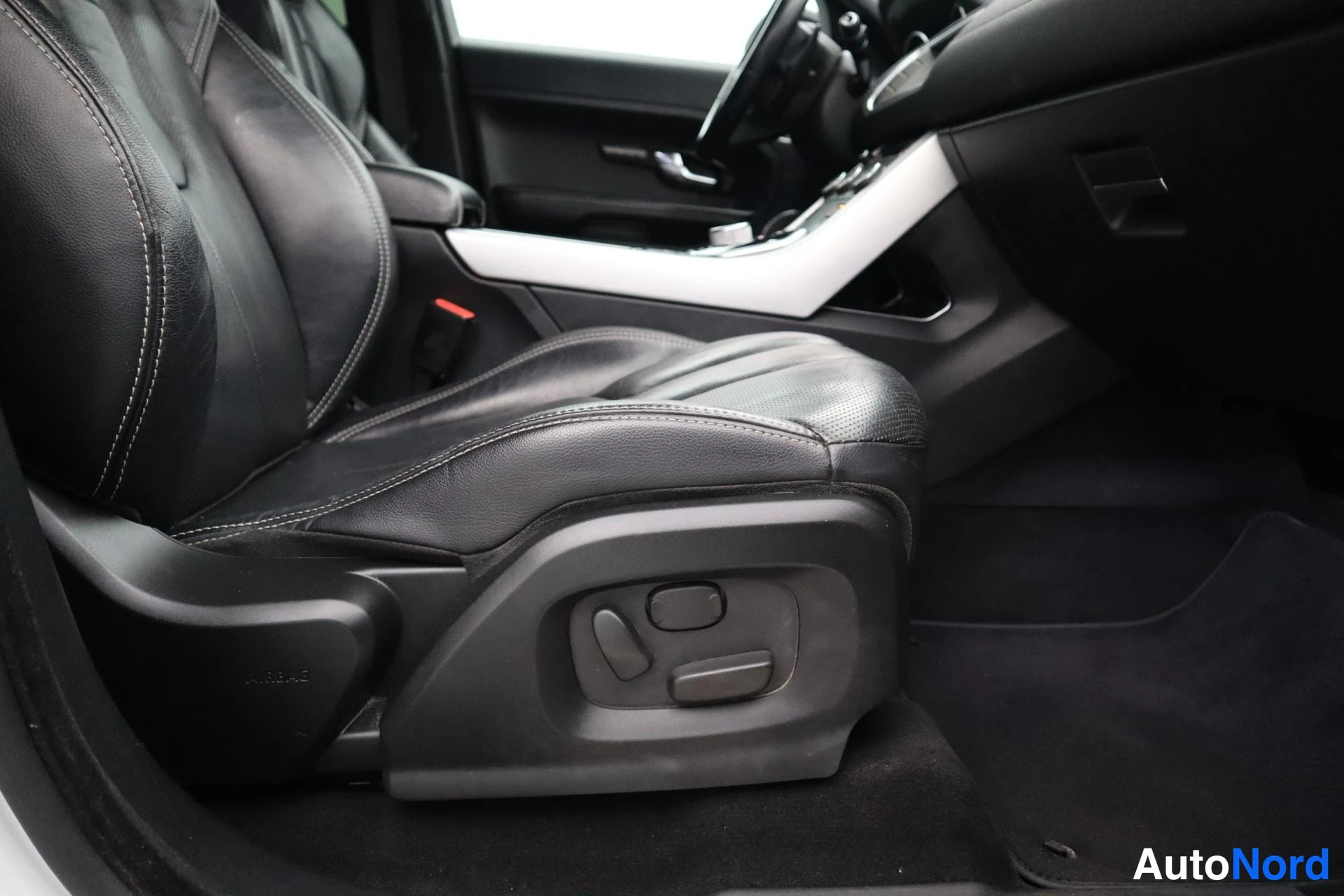 Valkoinen Land Rover Range Rover Evoque 2014, kuva 13