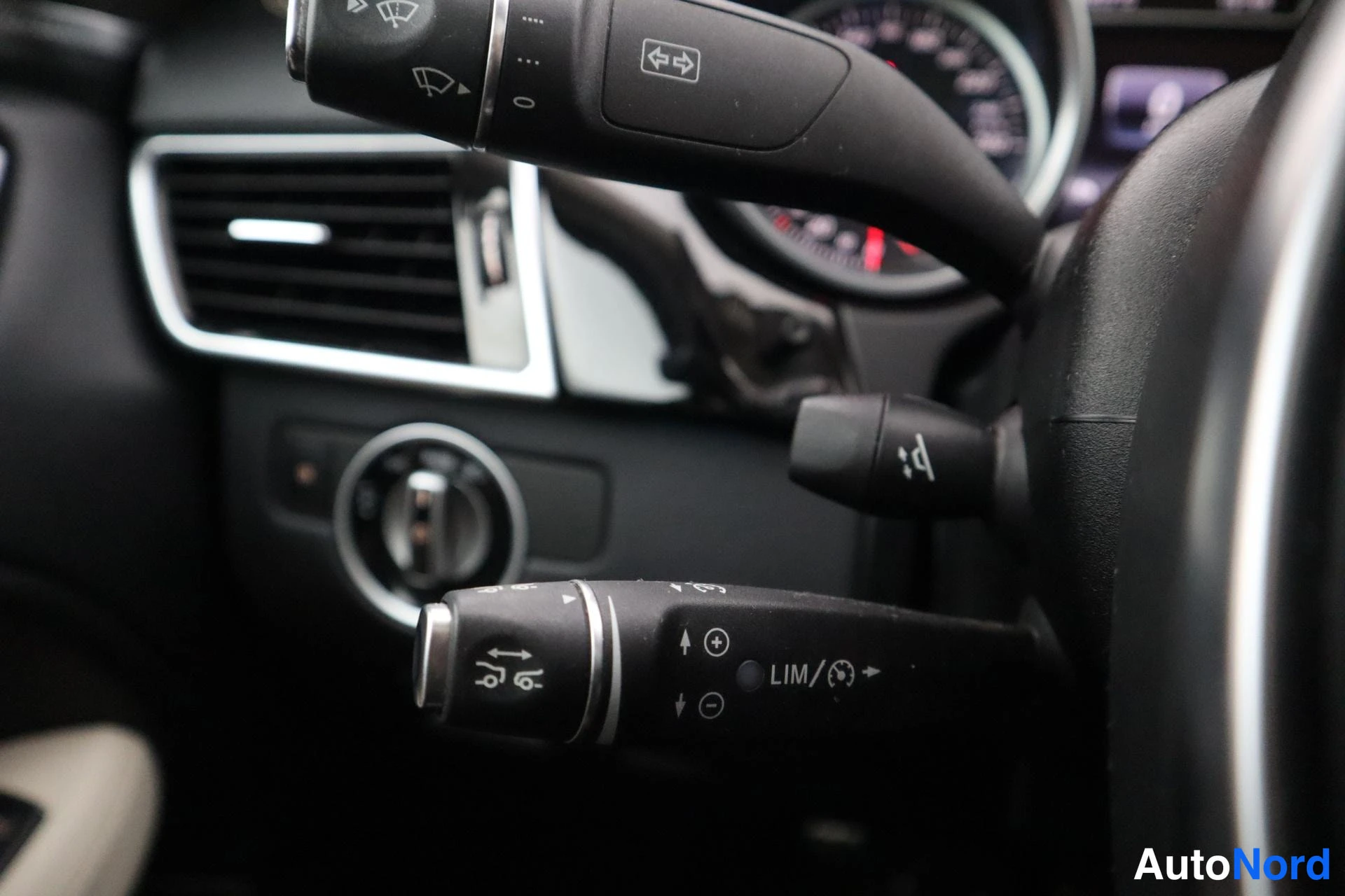 Valkoinen Mercedes-Benz GLE 43 2015, kuva 20