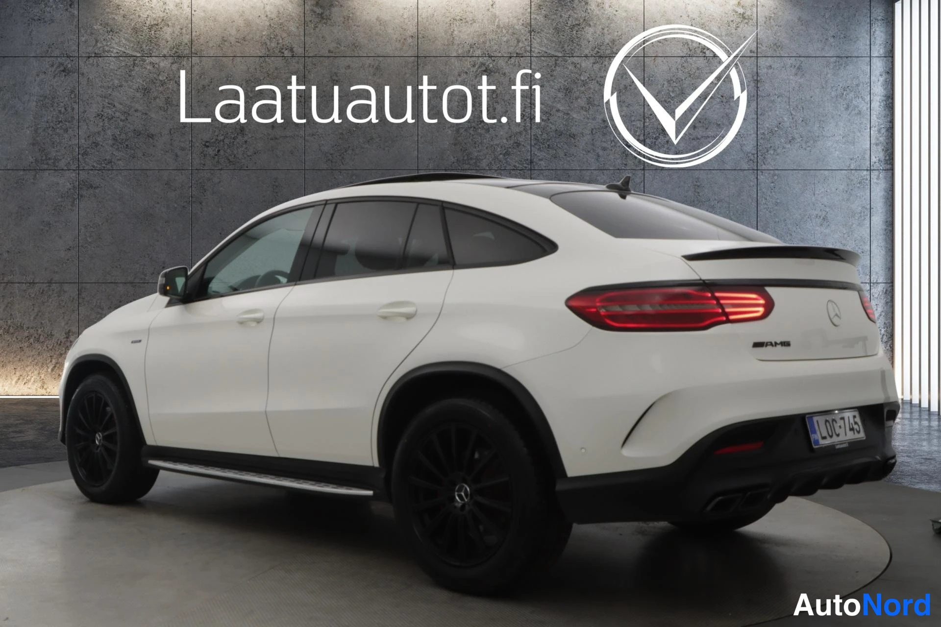 Valkoinen Mercedes-Benz GLE 43 2015, takaviisto, kuva 6