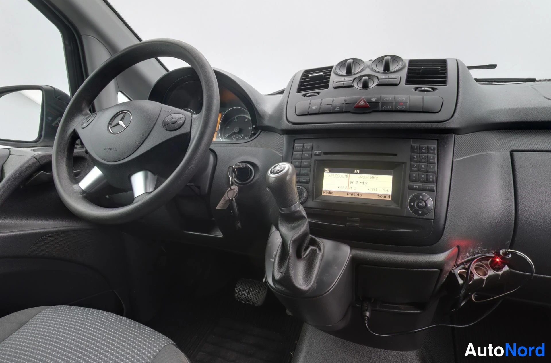 Hopea Mercedes-Benz Vito 2012, kuva 11