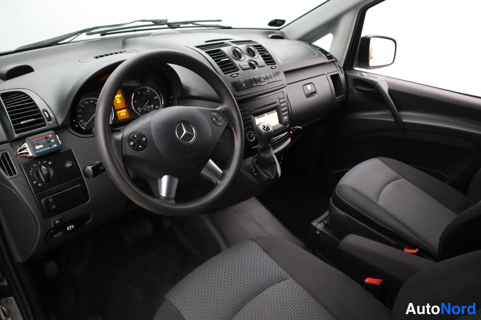 Hopea Mercedes-Benz Vito 2012, etuviisto, kuva 3