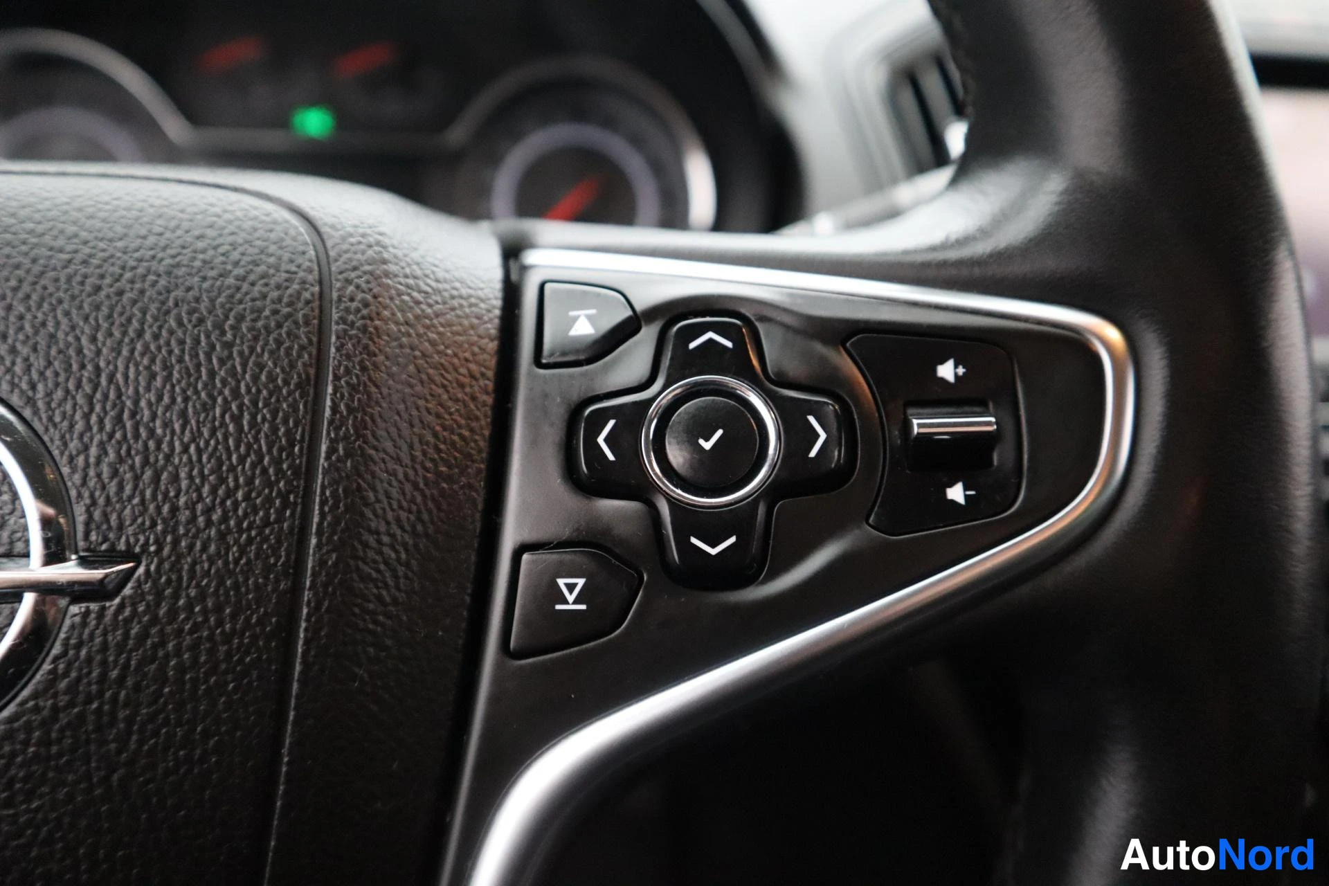 Ruskea Opel Insignia 2014, kuva 19