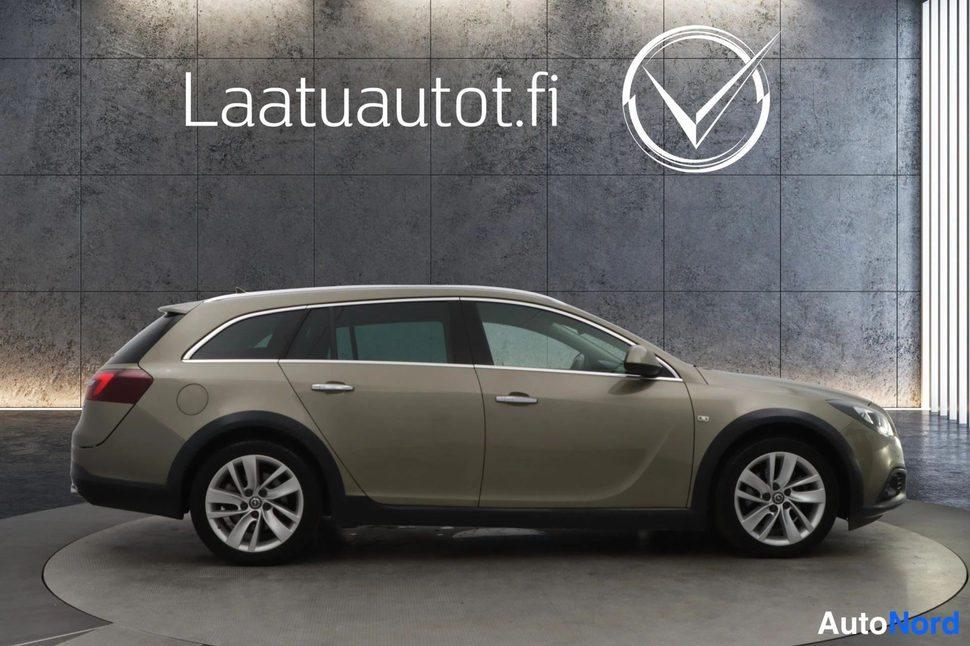 Ruskea Opel Insignia 2014, sivulta, kuva 7