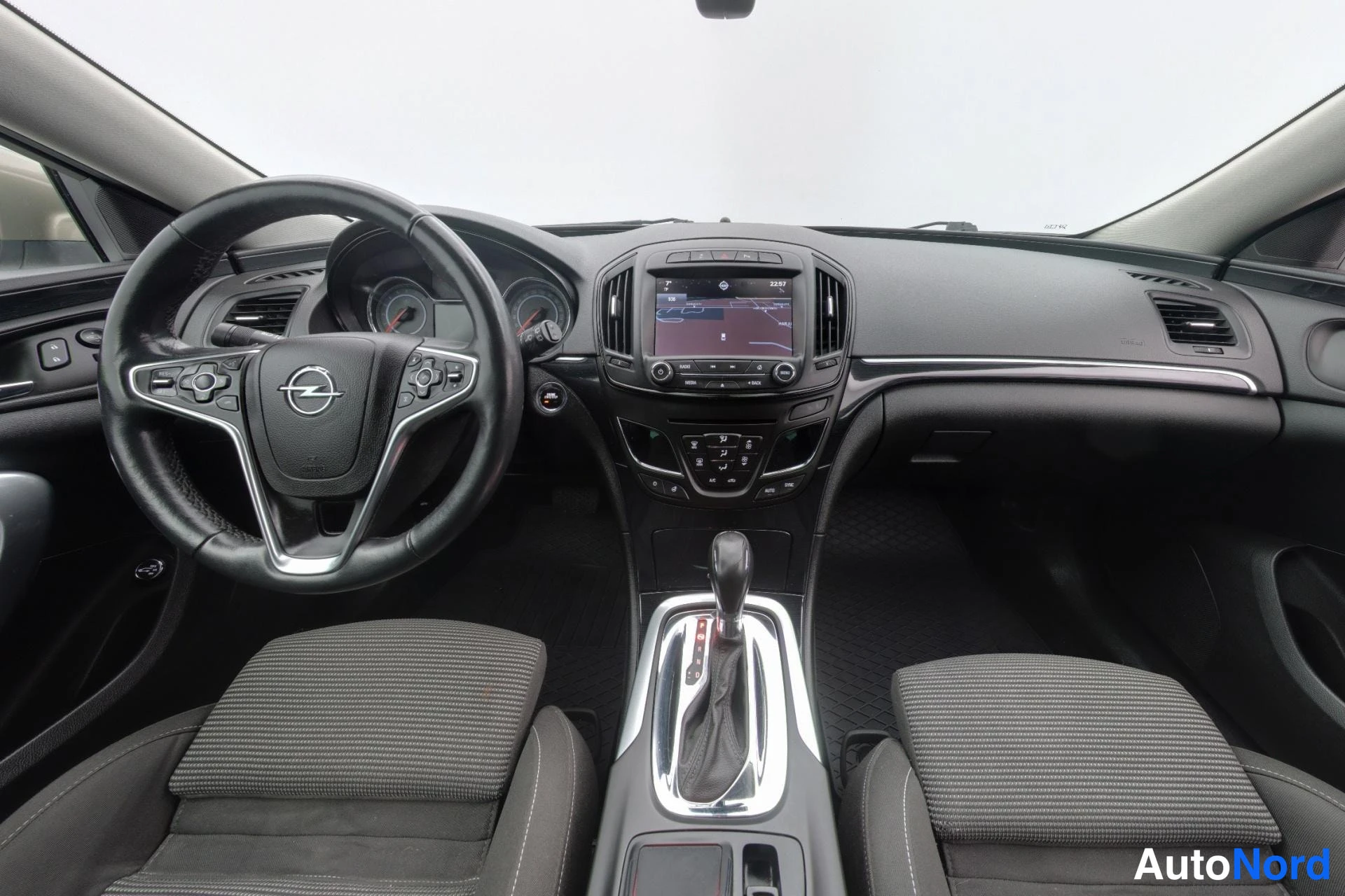 Ruskea Opel Insignia 2014, kuva 14