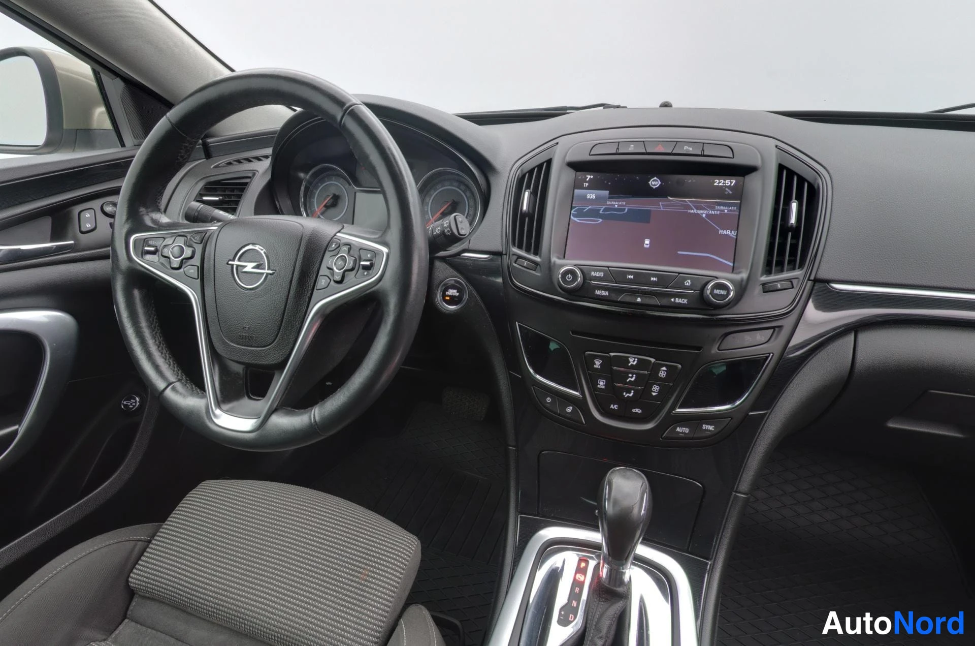 Ruskea Opel Insignia 2014, kuva 15
