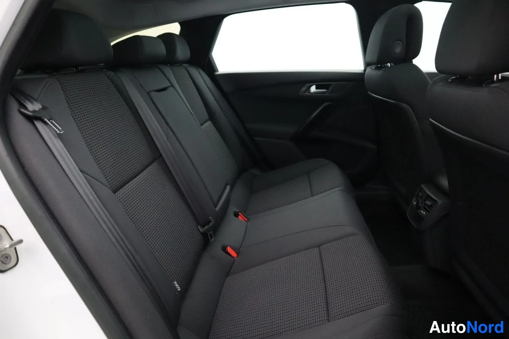 Valkoinen Peugeot 508 2011, takaistuimet, kuva 15