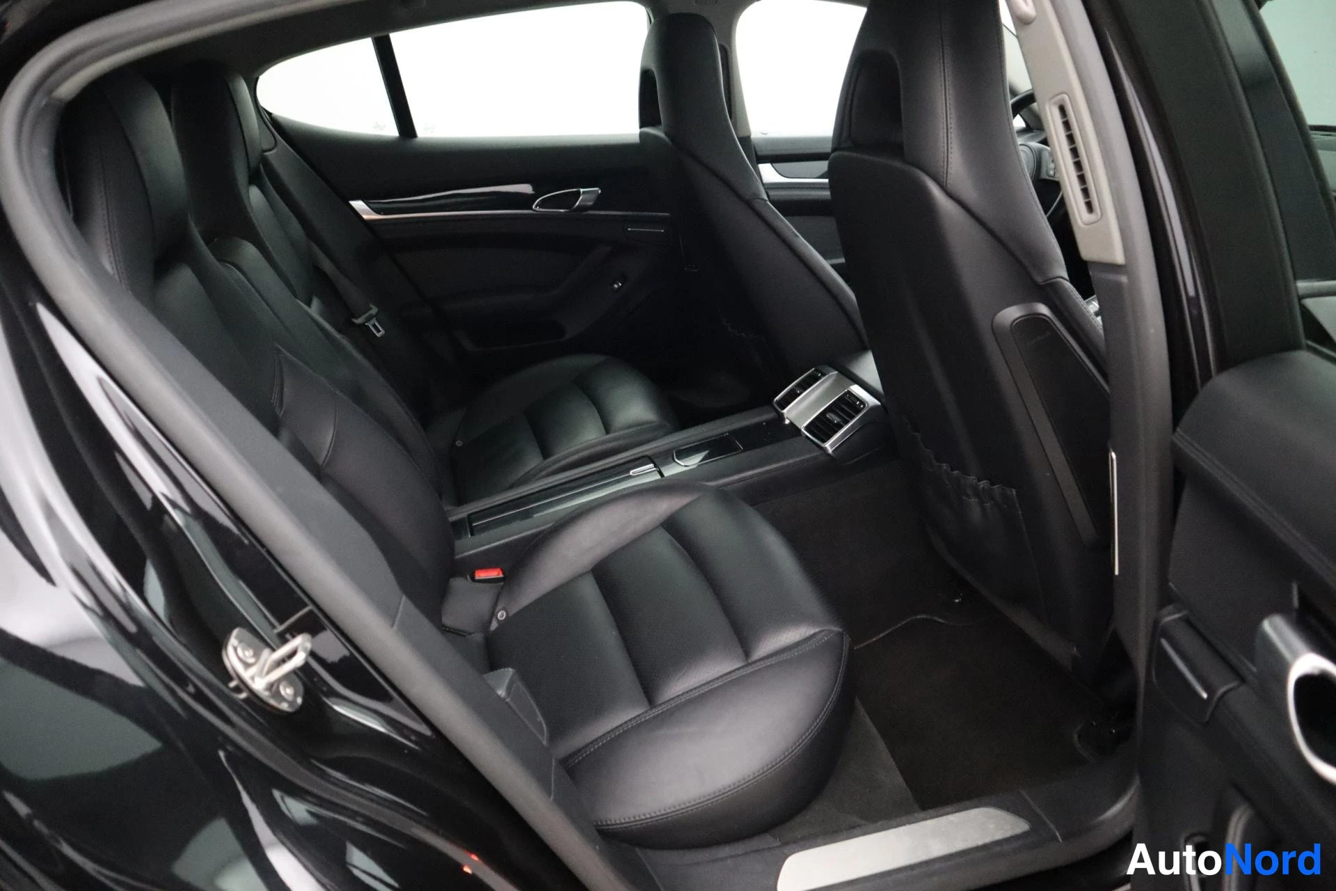 Musta Porsche Panamera 2014, kuva 20
