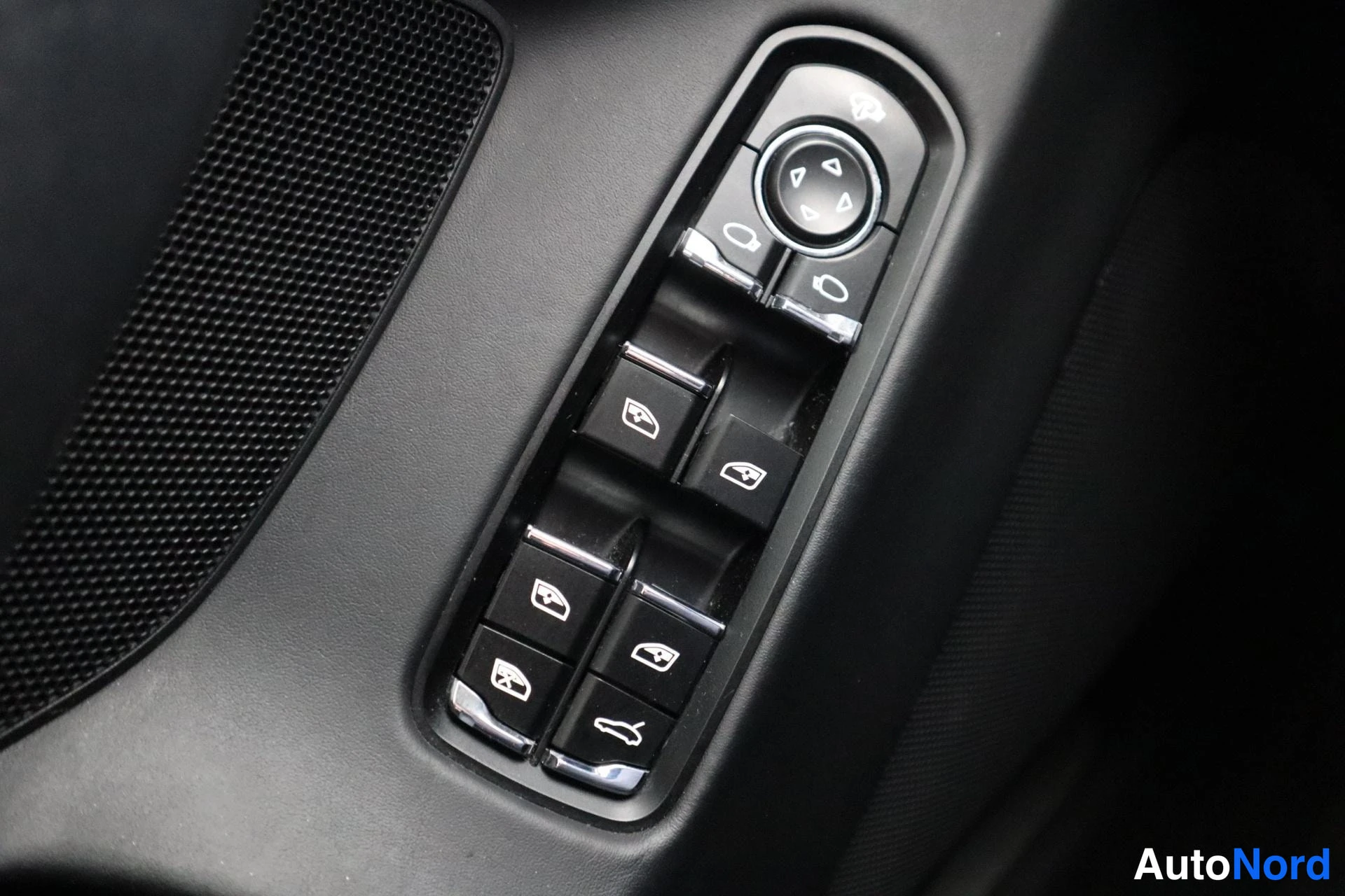 Musta Porsche Panamera 2014, kuva 27