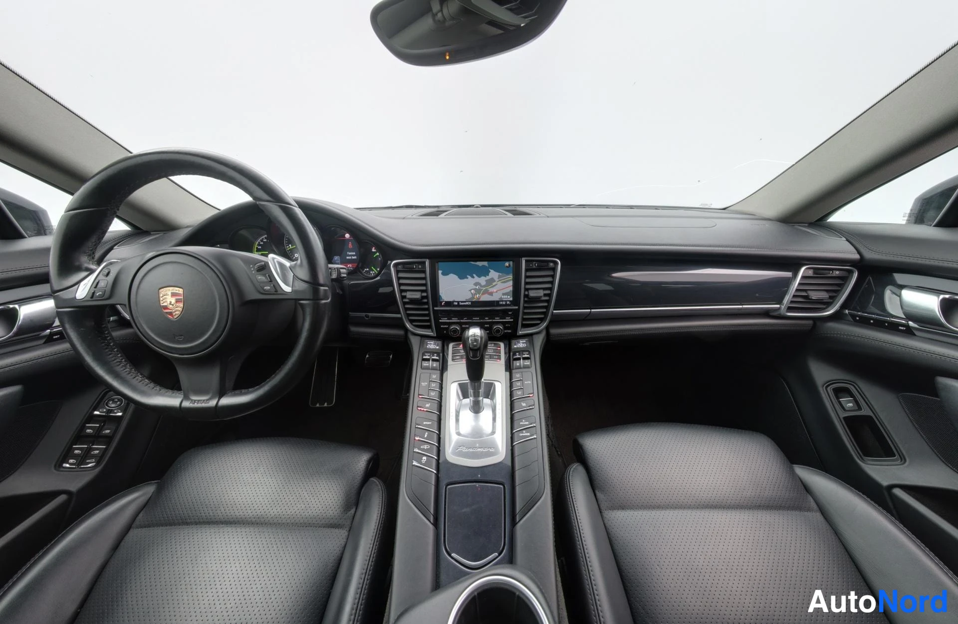 Musta Porsche Panamera 2014, kuva 17