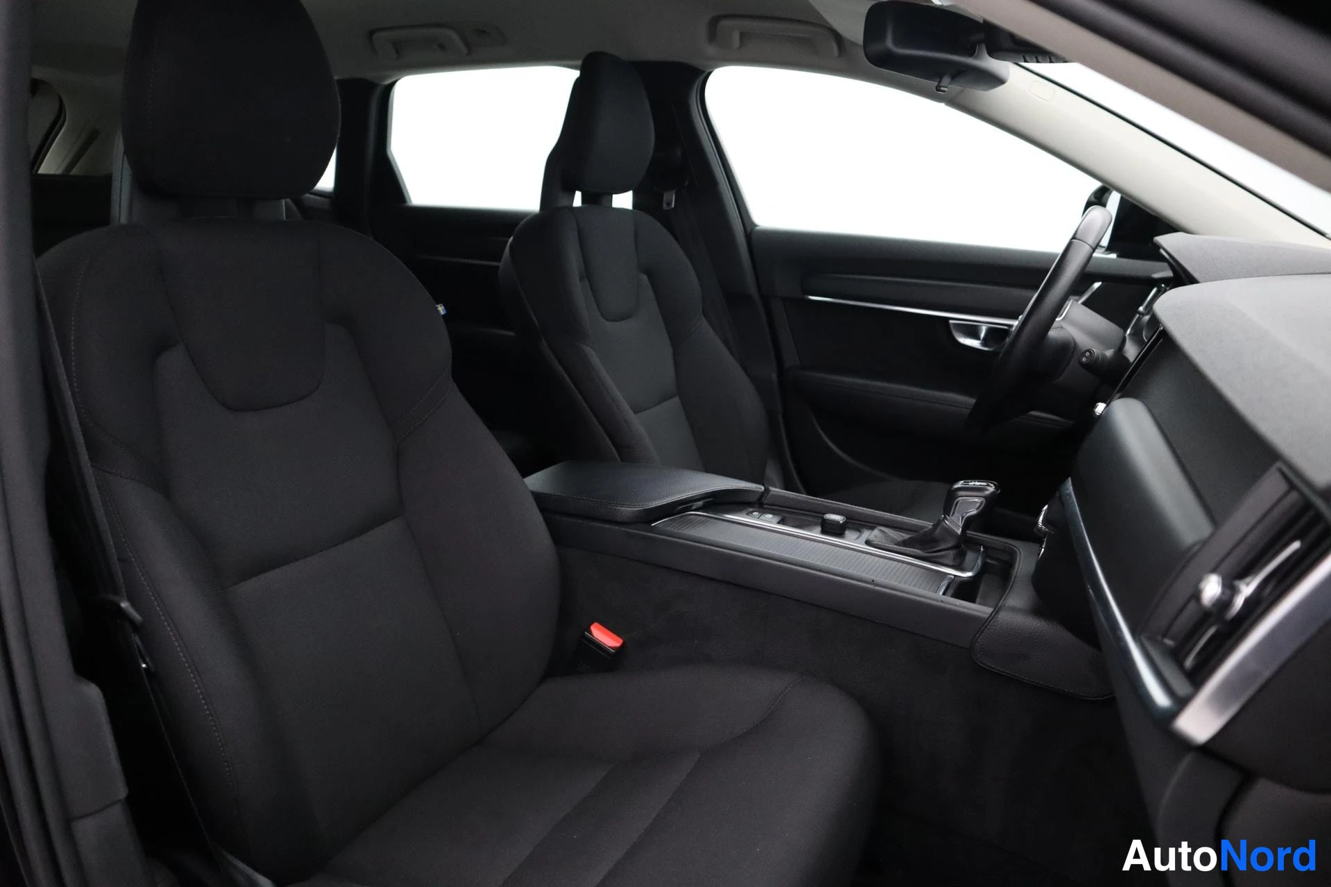 Musta Volvo V90 2018, kuva 11