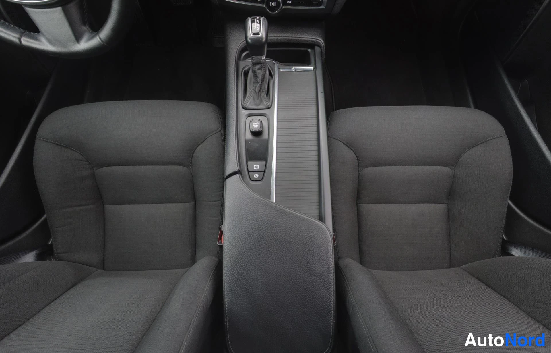Musta Volvo V90 2018, kuva 17