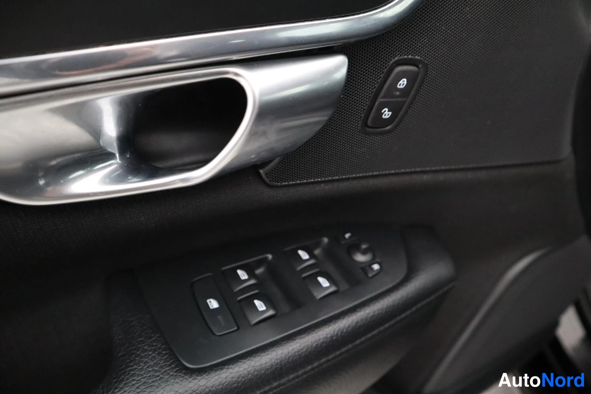 Musta Volvo V90 2018, kuva 32