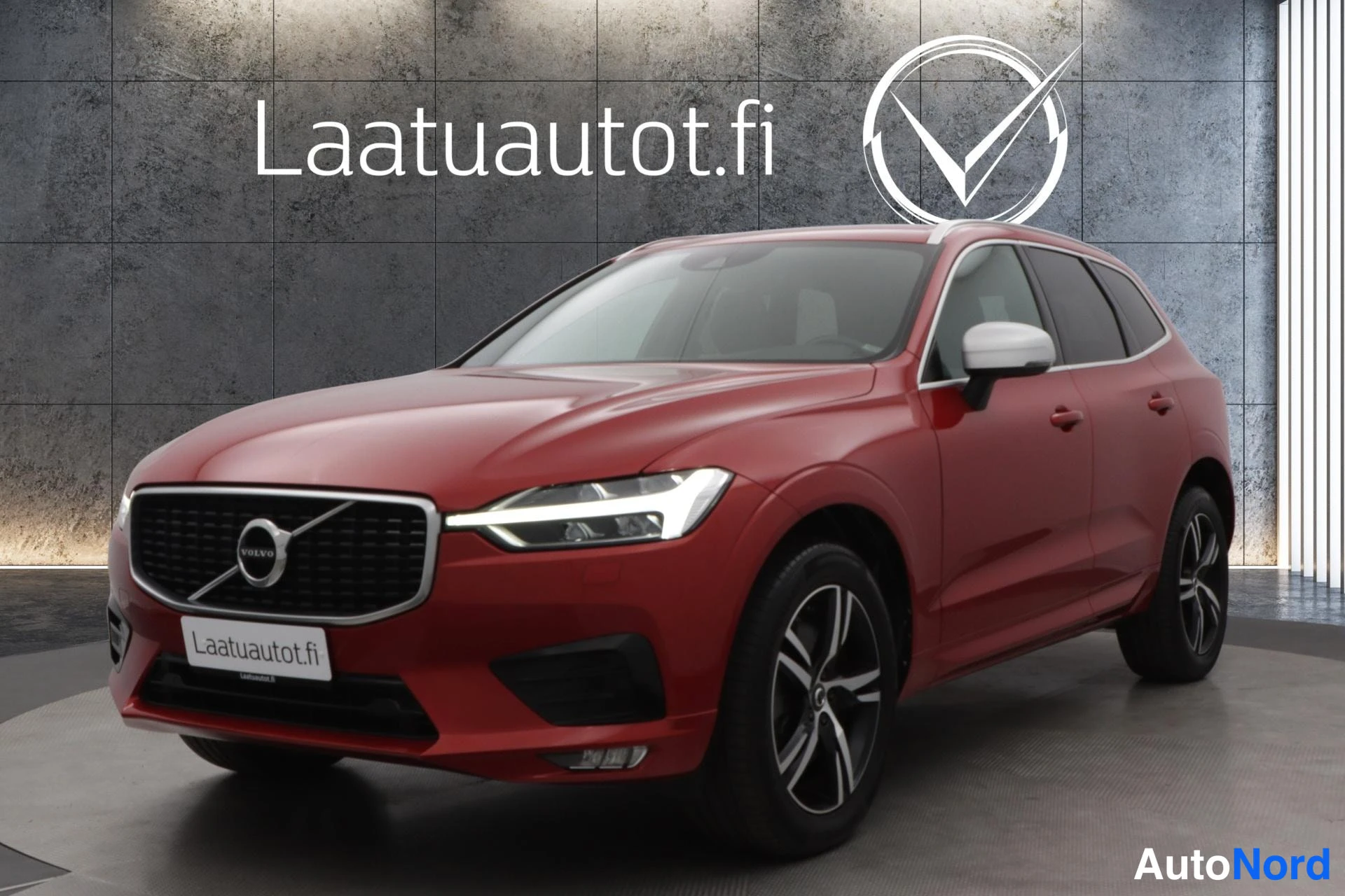 Oranssi Volvo XC60 2019, kuva 35