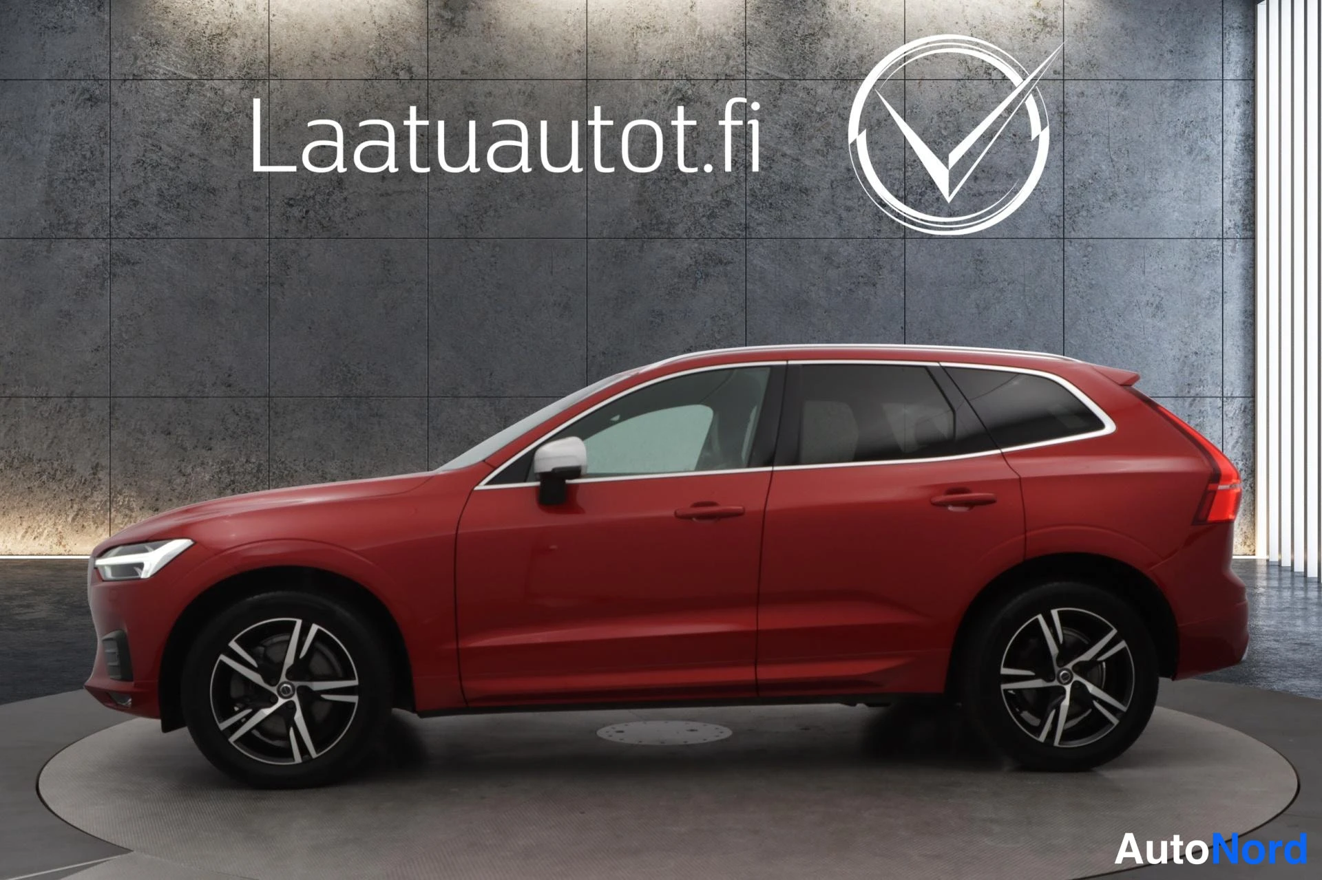 Oranssi Volvo XC60 2019, kuva 36