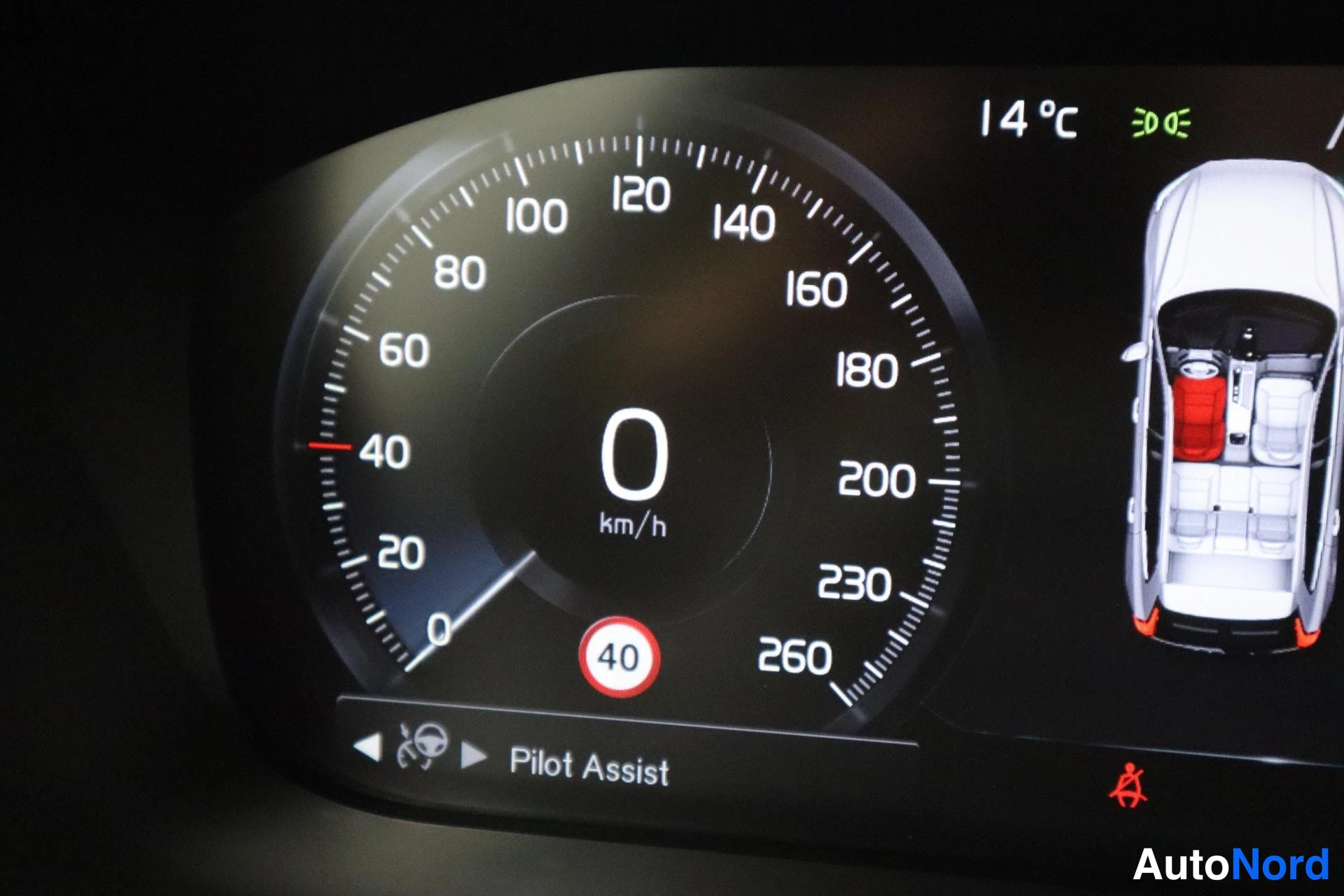 Oranssi Volvo XC60 2019, kuva 20