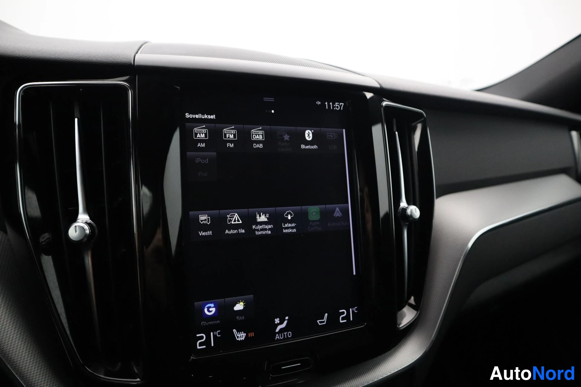 Oranssi Volvo XC60 2019, kuva 23
