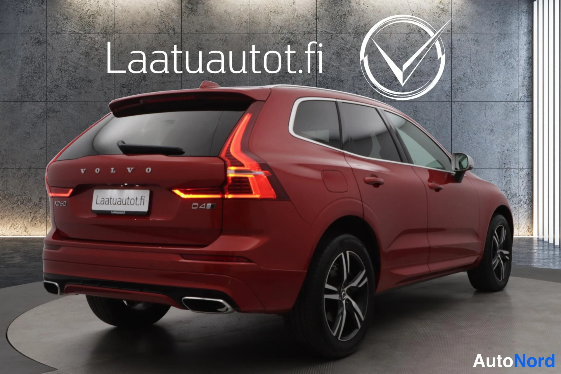 Oranssi Volvo XC60 2019, kuva 38