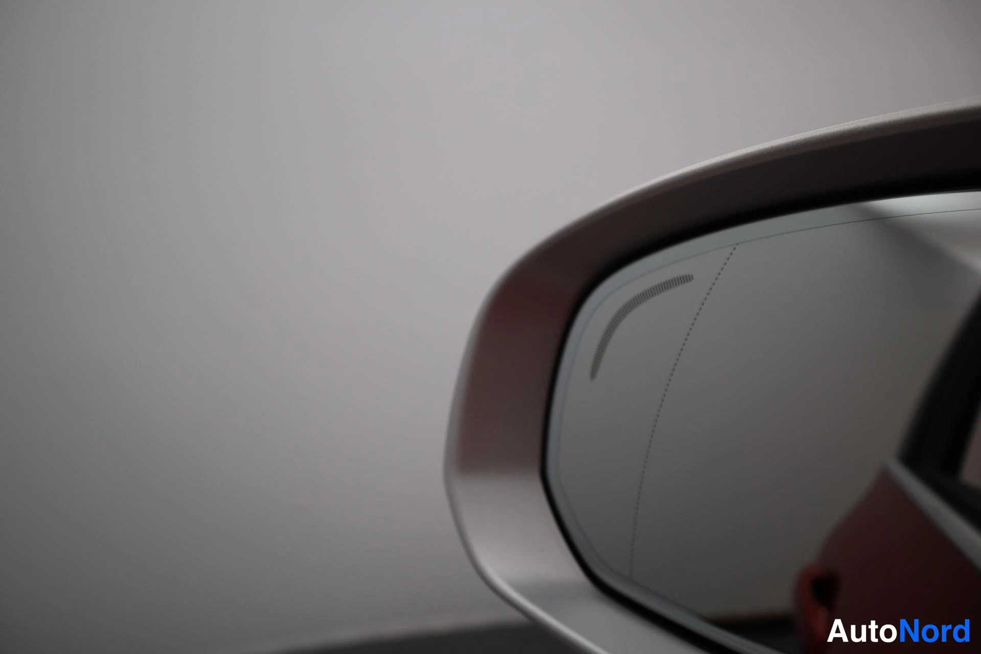 Oranssi Volvo XC60 2019, kuva 33