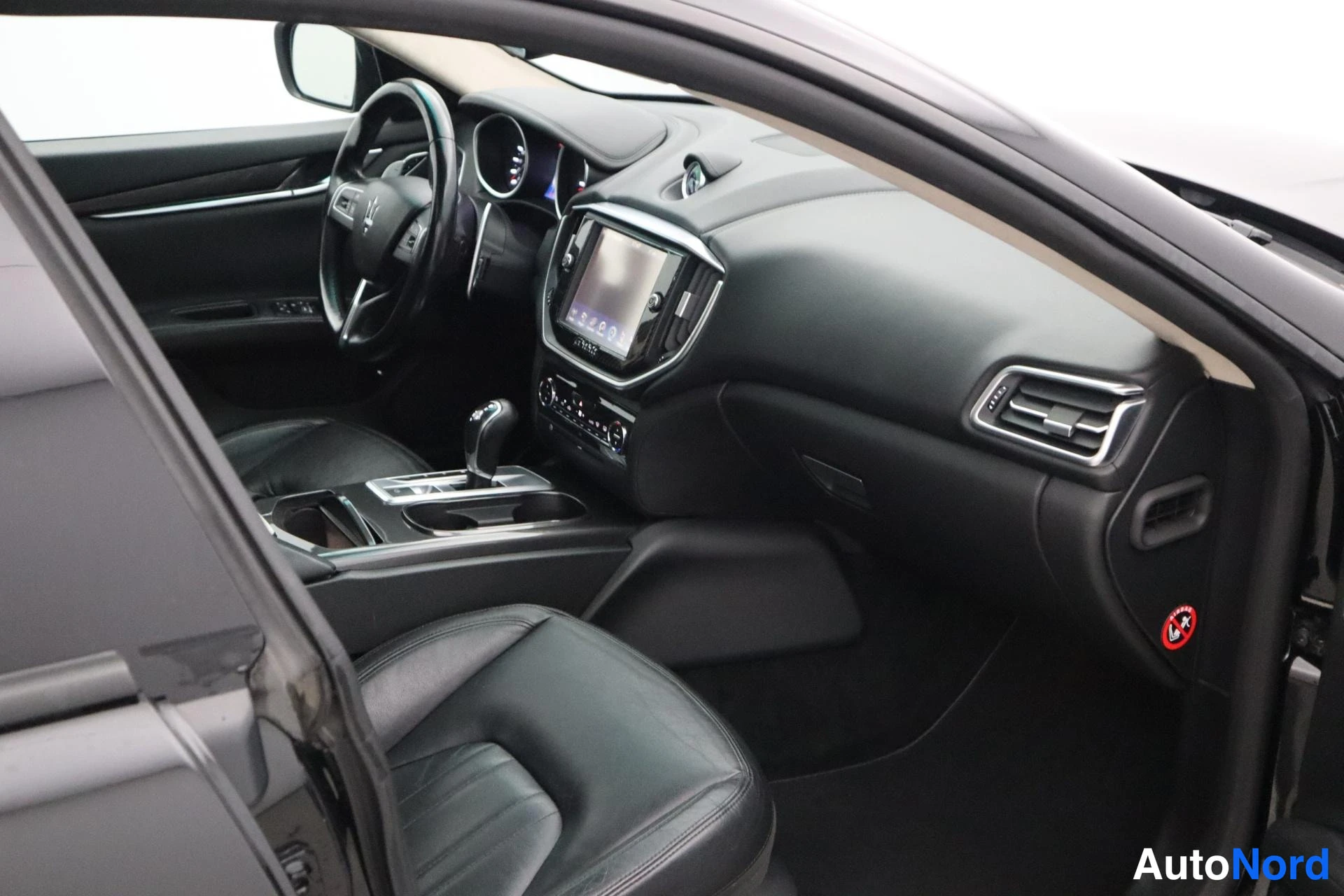 Musta Maserati Ghibli 2014, kuva 12