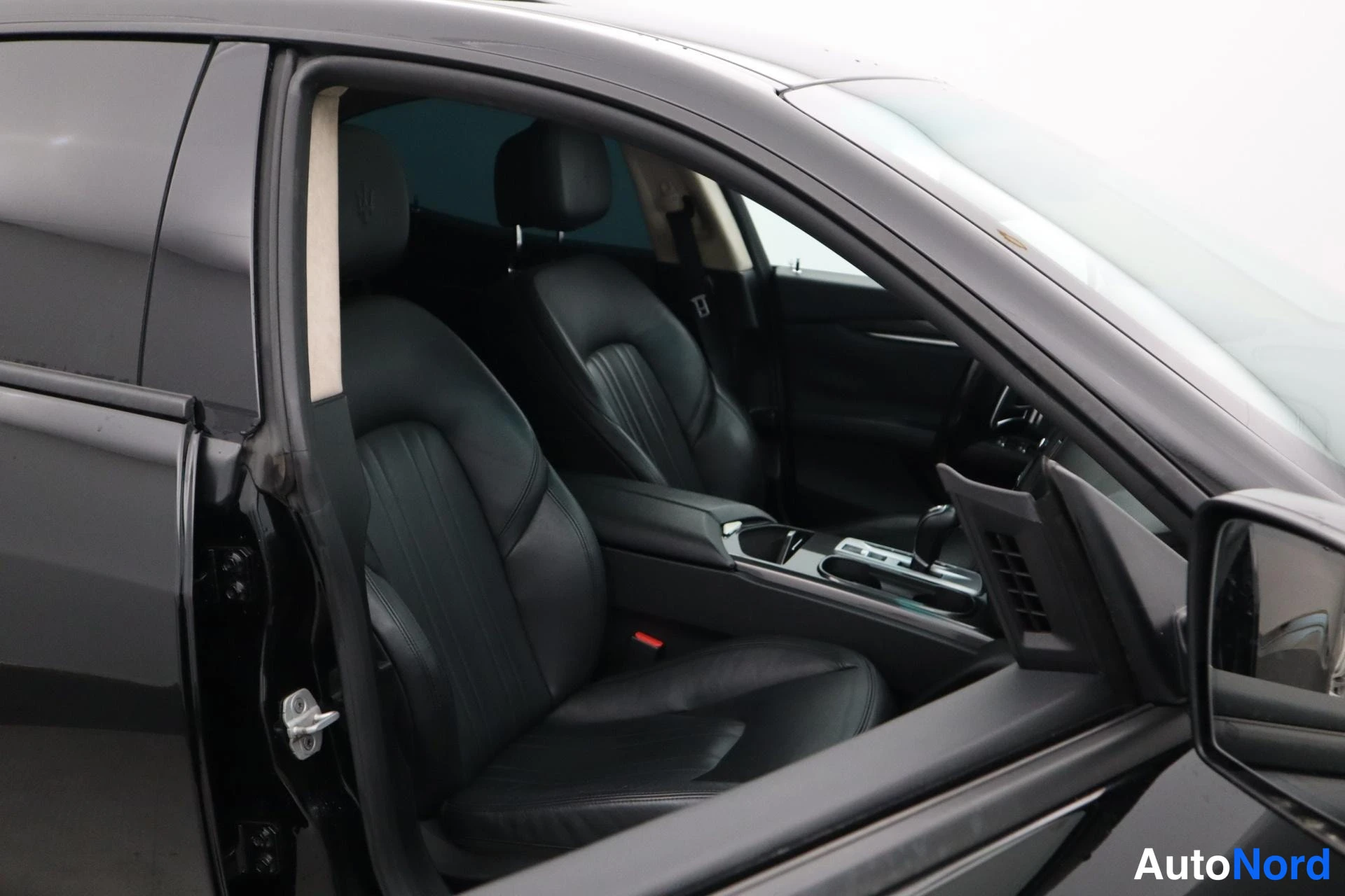 Musta Maserati Ghibli 2014, kuva 13