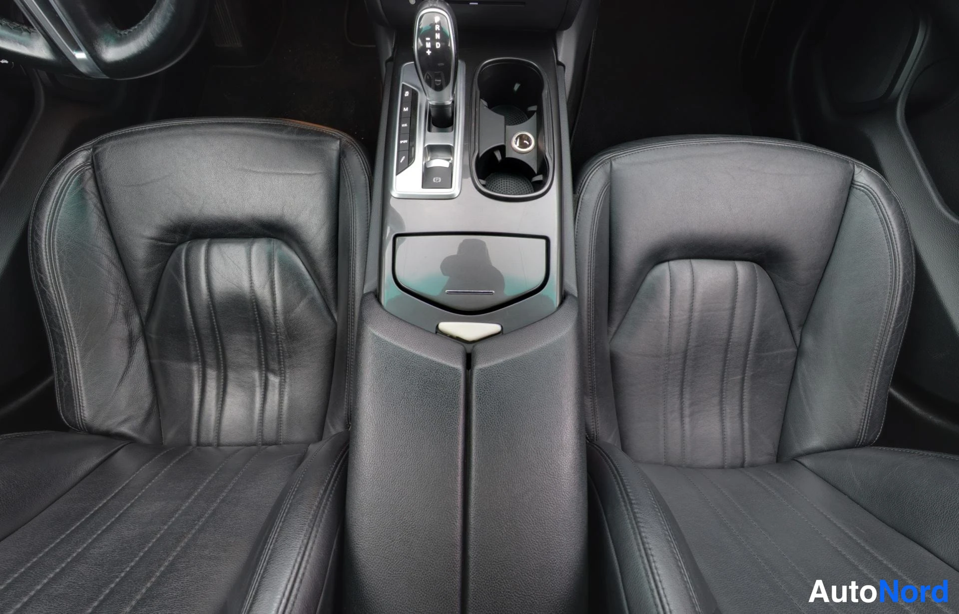 Musta Maserati Ghibli 2014, kuva 14
