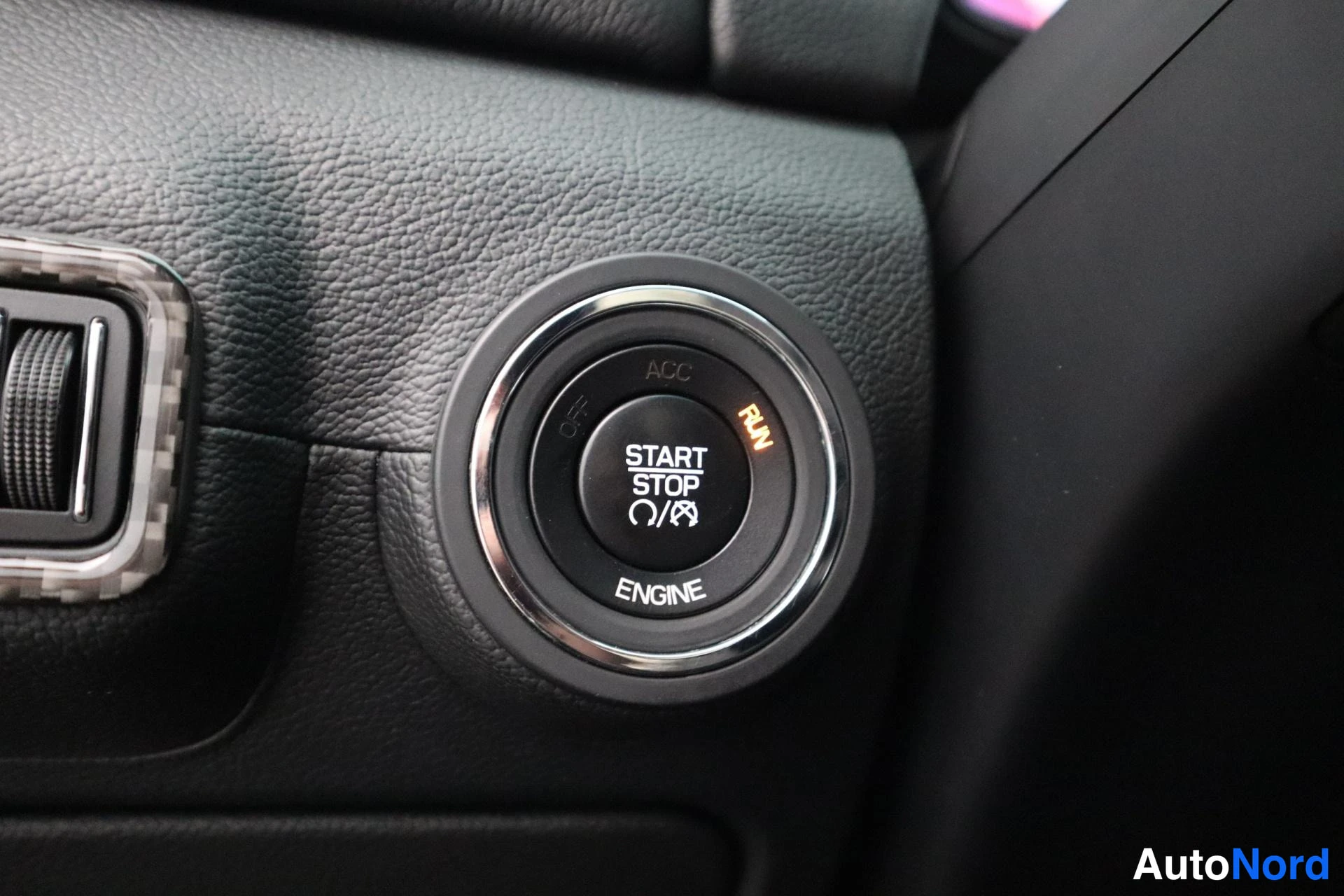 Musta Maserati Ghibli 2014, kuva 19