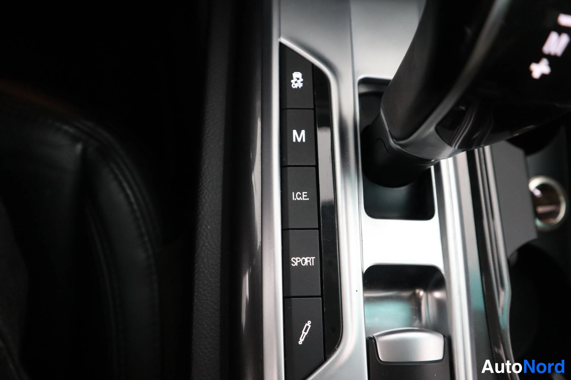 Musta Maserati Ghibli 2014, kuva 21