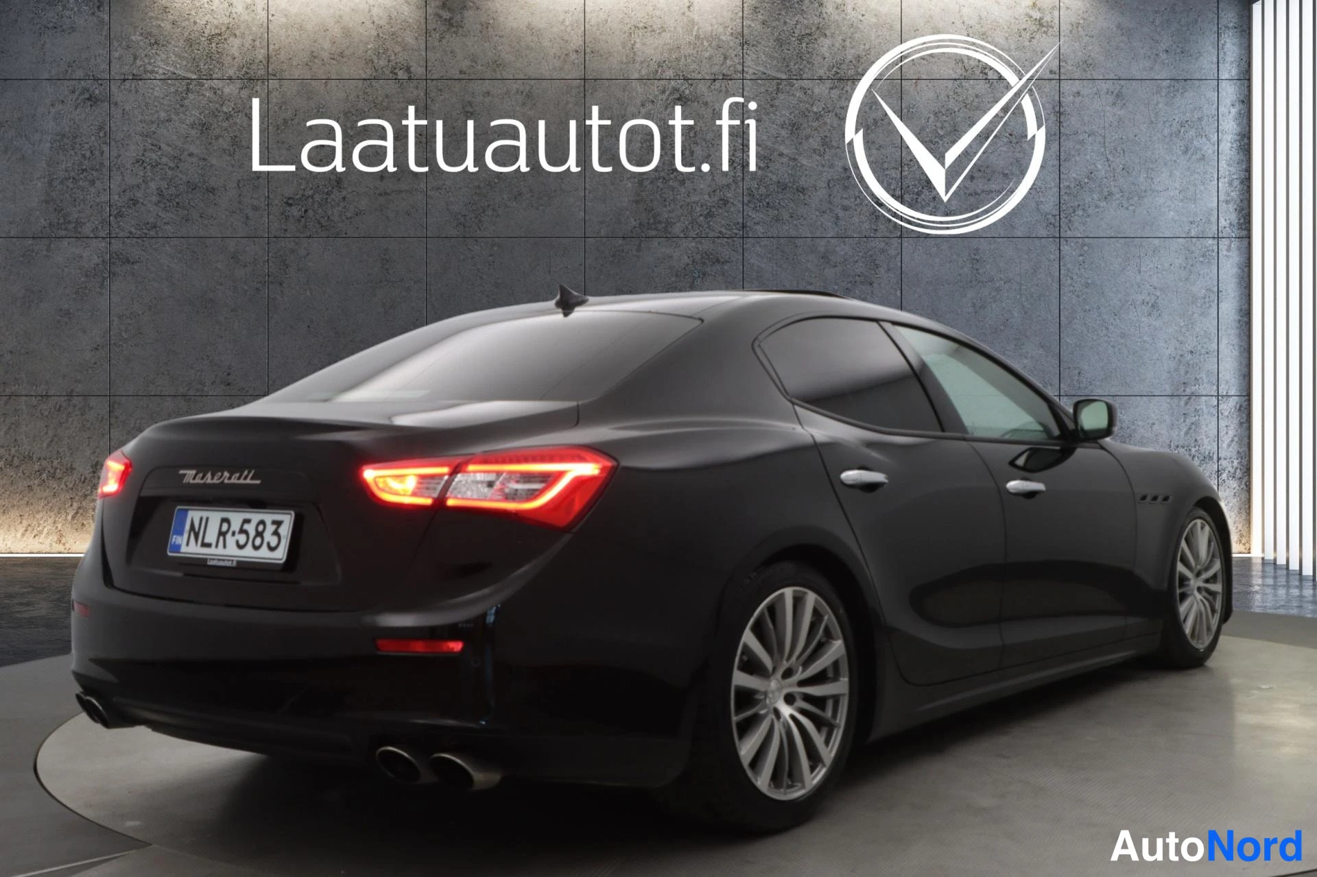 Musta Maserati Ghibli 2014, kuva 7