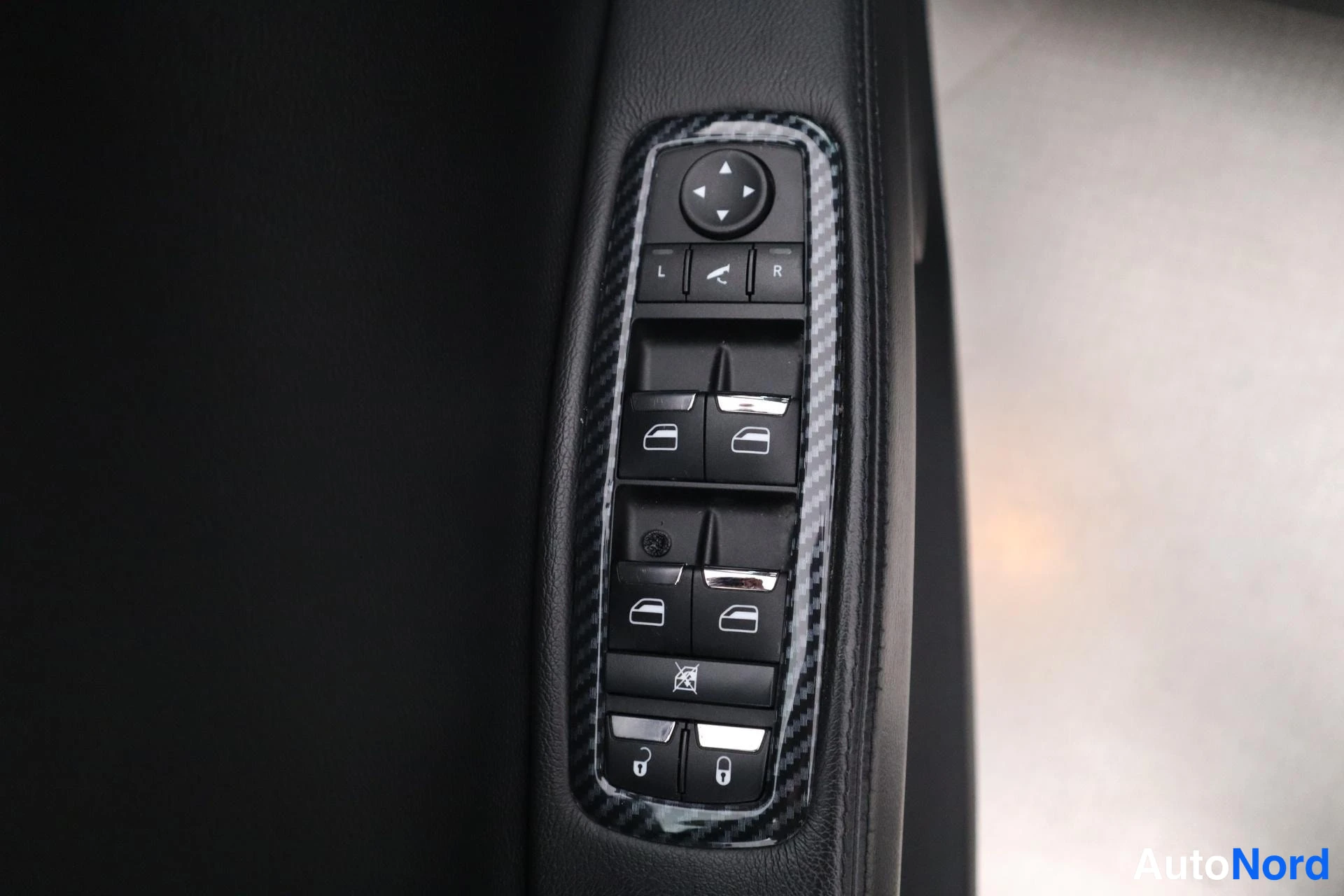 Musta Maserati Ghibli 2014, kuva 34
