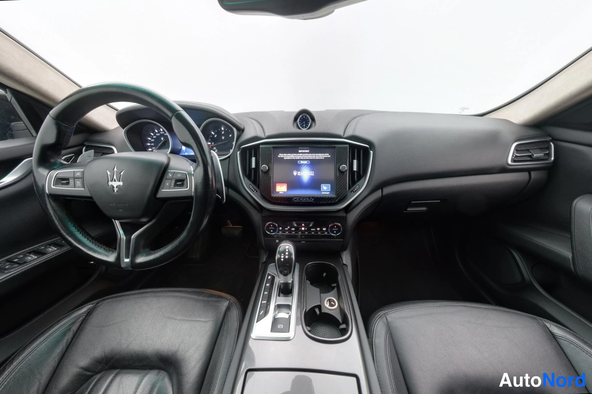 Musta Maserati Ghibli 2014, kuva 8