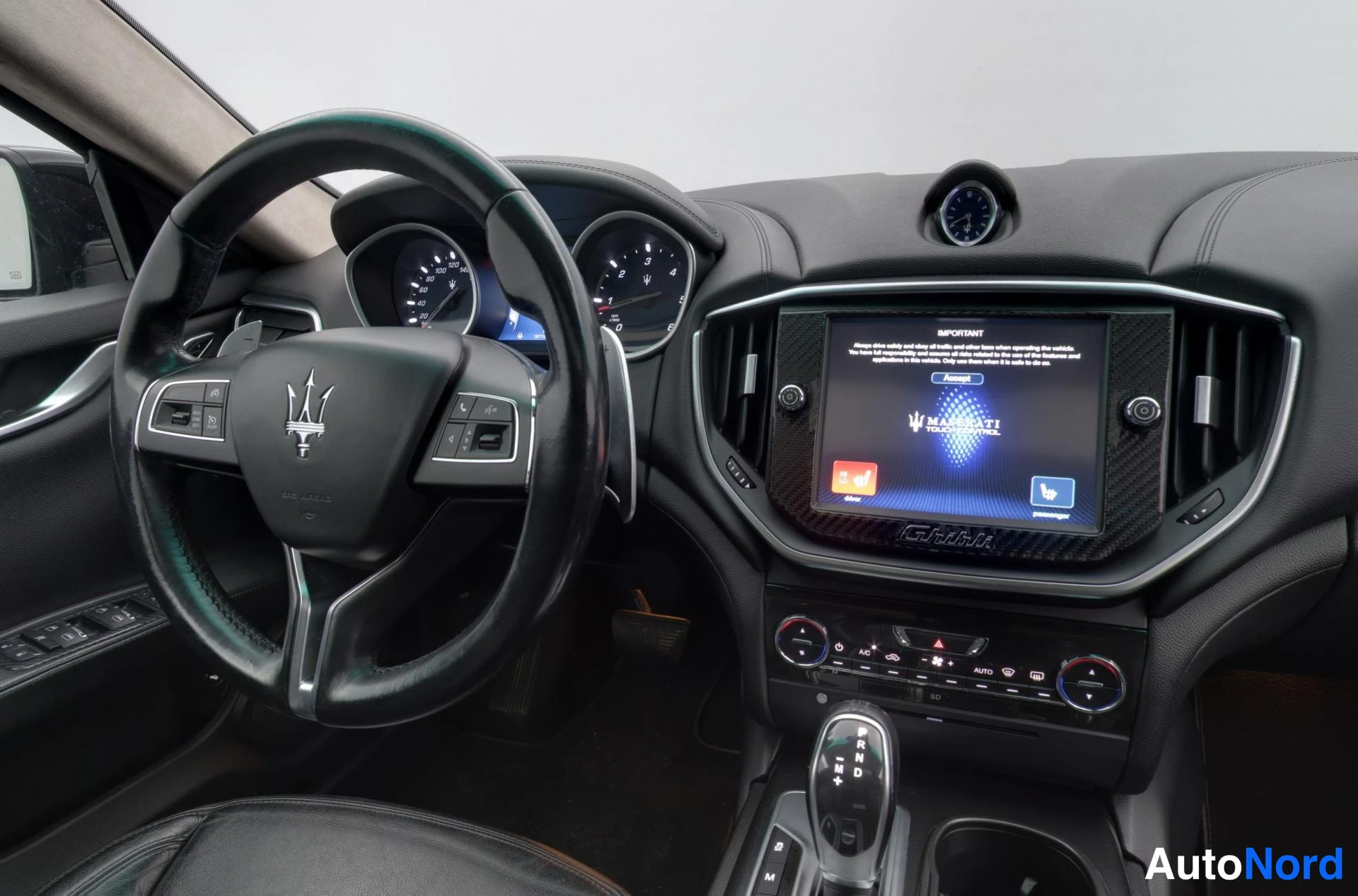 Musta Maserati Ghibli 2014, kuva 9