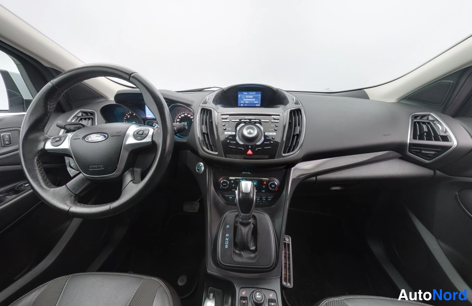 Valkoinen Ford Kuga 2014, kuva 9