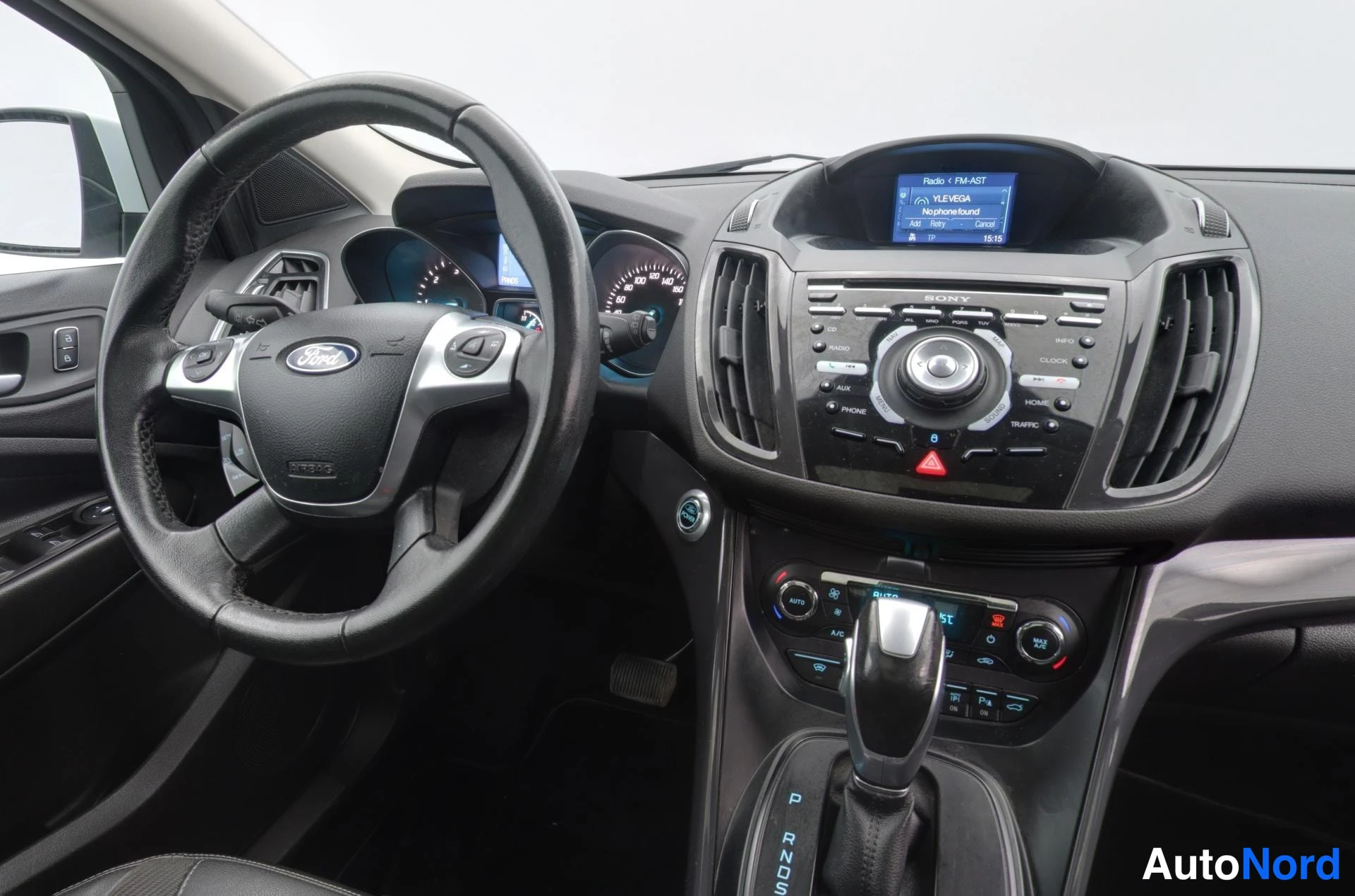 Valkoinen Ford Kuga 2014, kuva 10