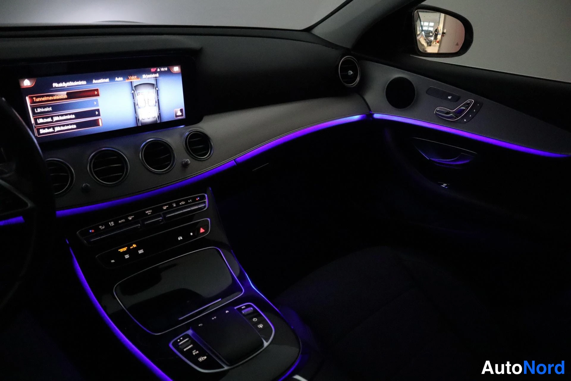Musta Mercedes-Benz E 2021, kuva 37