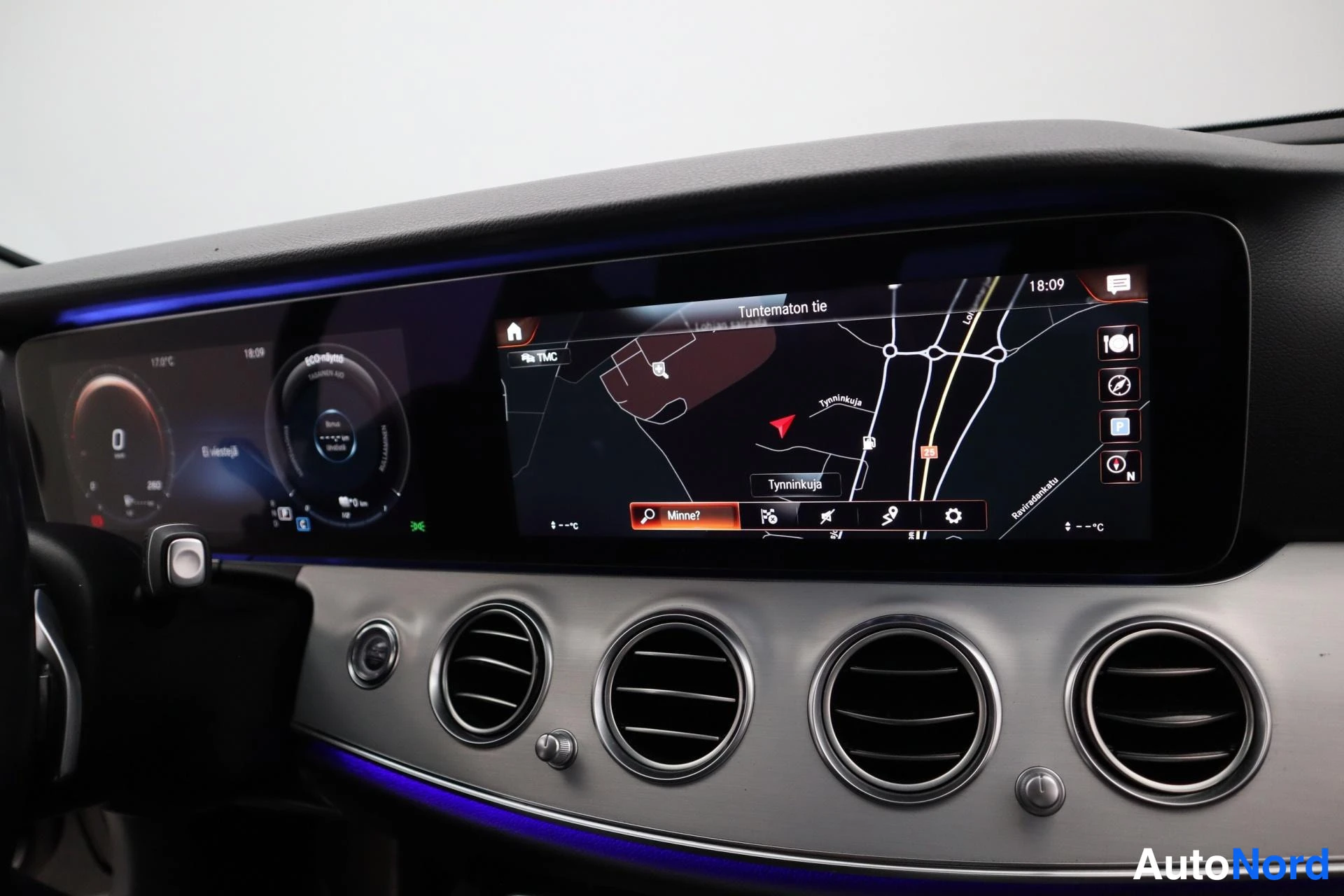 Musta Mercedes-Benz E 2021, kuva 17