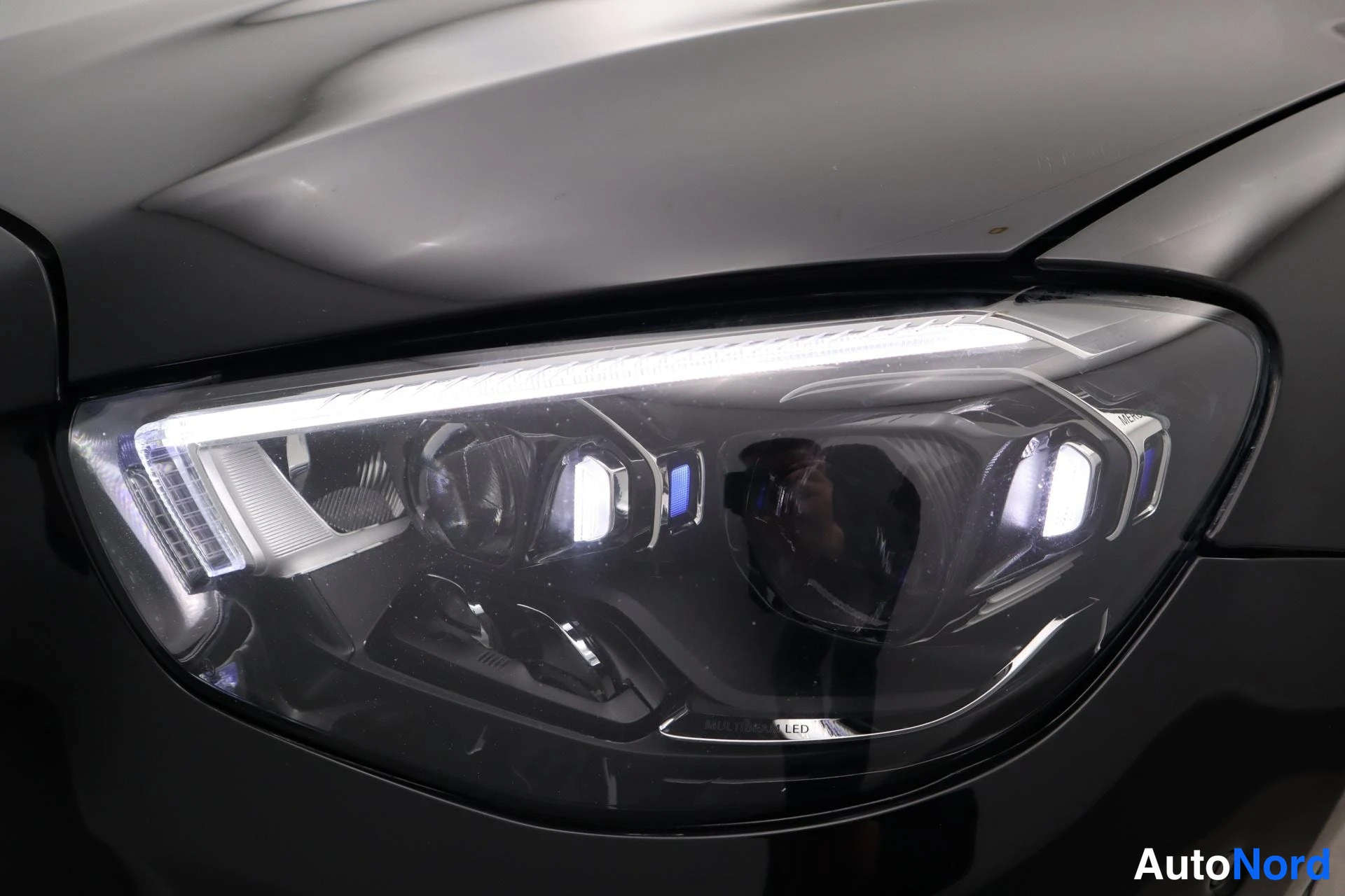 Musta Mercedes-Benz E 2021, kuva 29