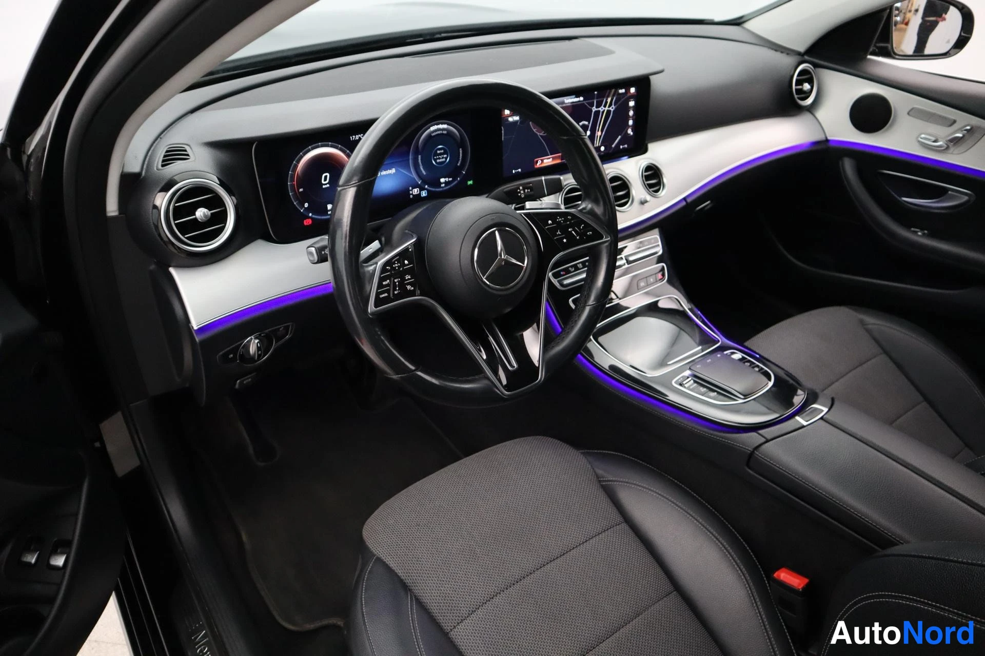 Musta Mercedes-Benz E 2021, kuva 6