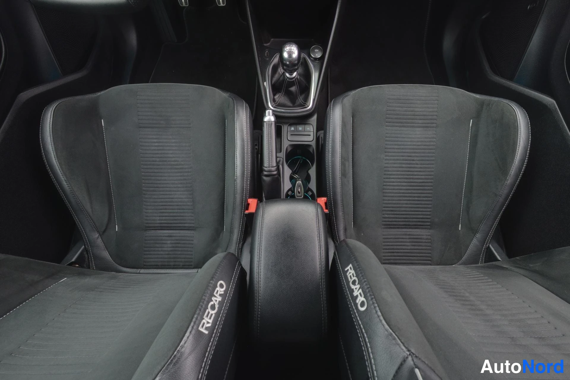 Harmaa Ford Fiesta 2019, kuva 15