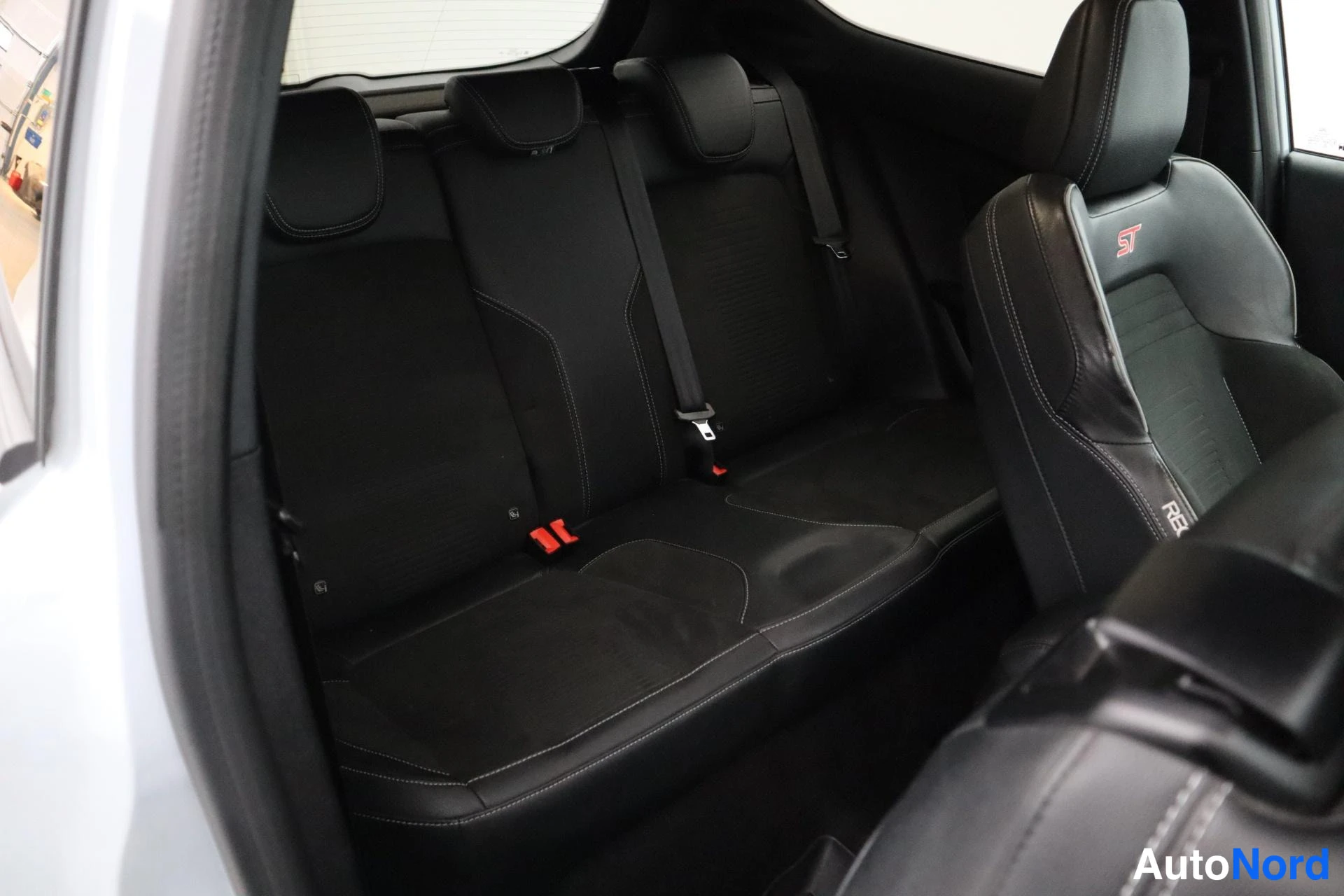 Harmaa Ford Fiesta 2019, kuva 16