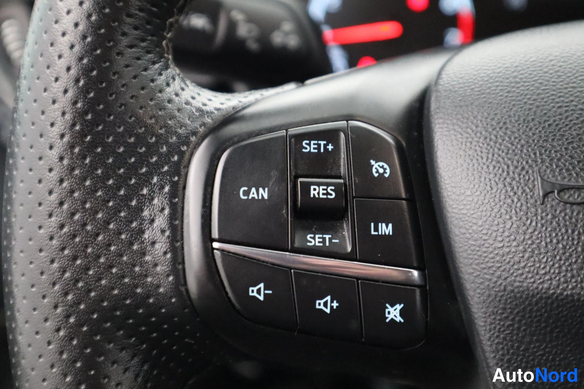 Harmaa Ford Fiesta 2019, kuva 19