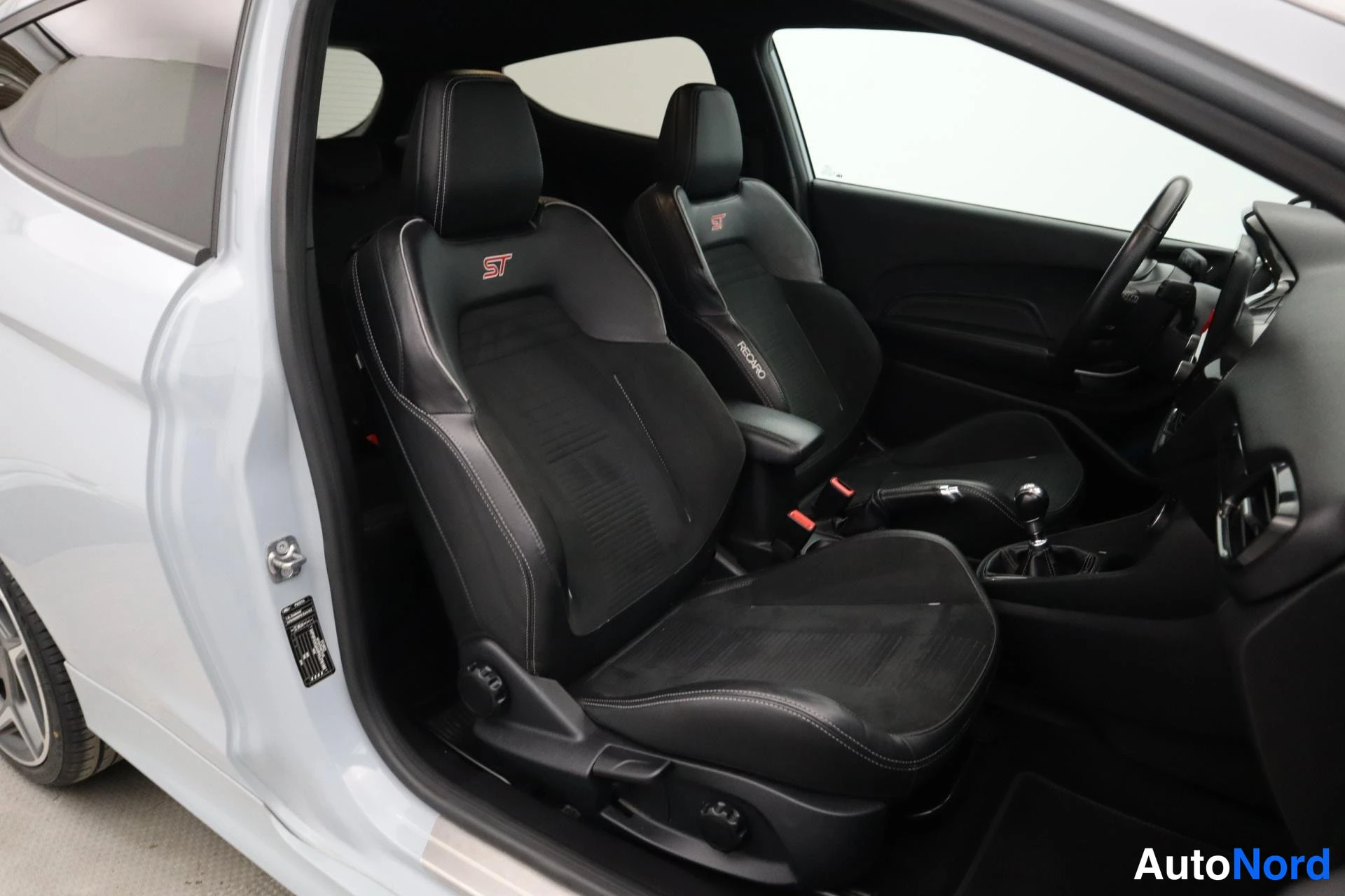 Harmaa Ford Fiesta 2019, kuva 9