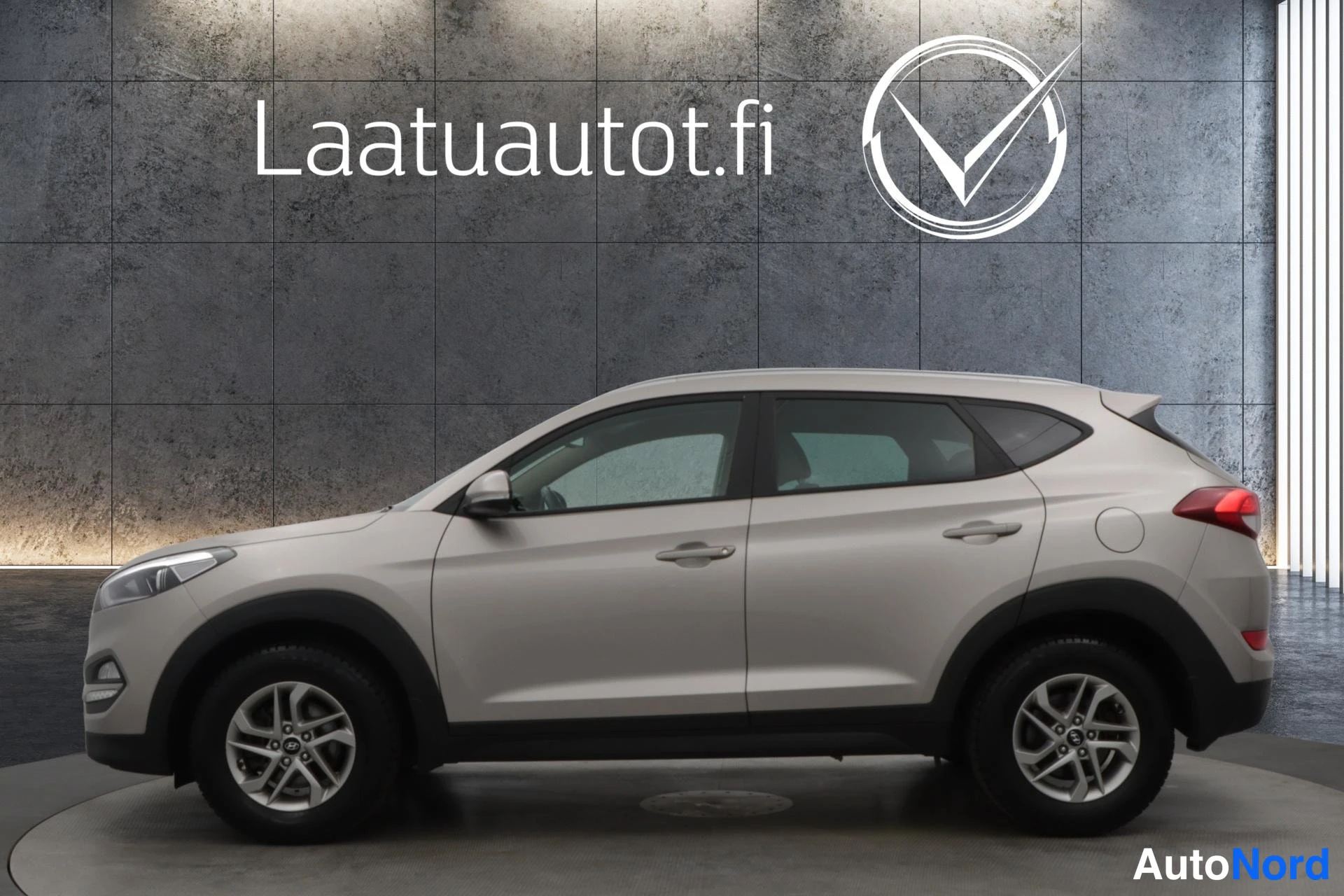 Beige Hyundai Tucson 2016, kuva 23