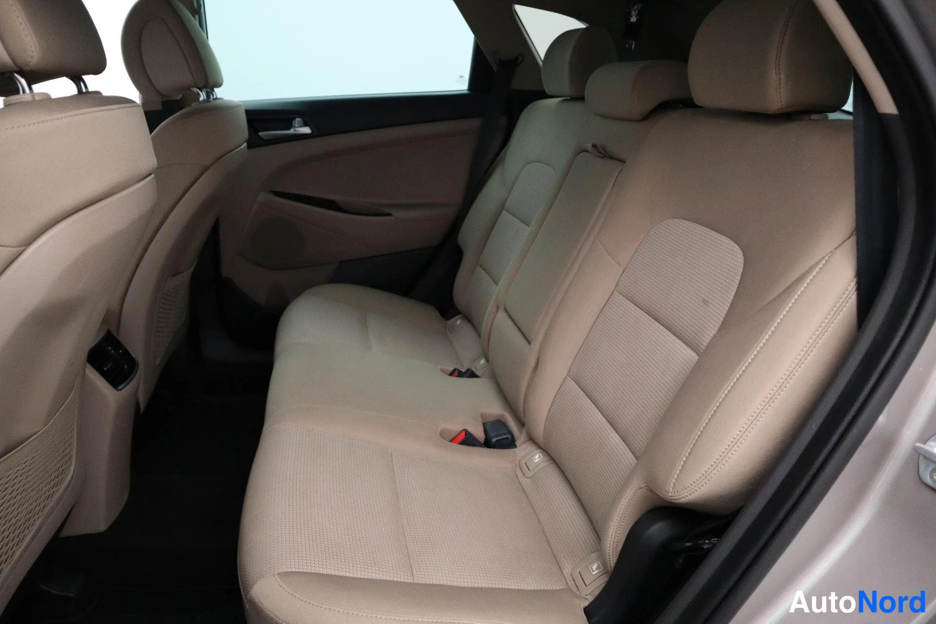 Beige Hyundai Tucson 2016, kuva 9