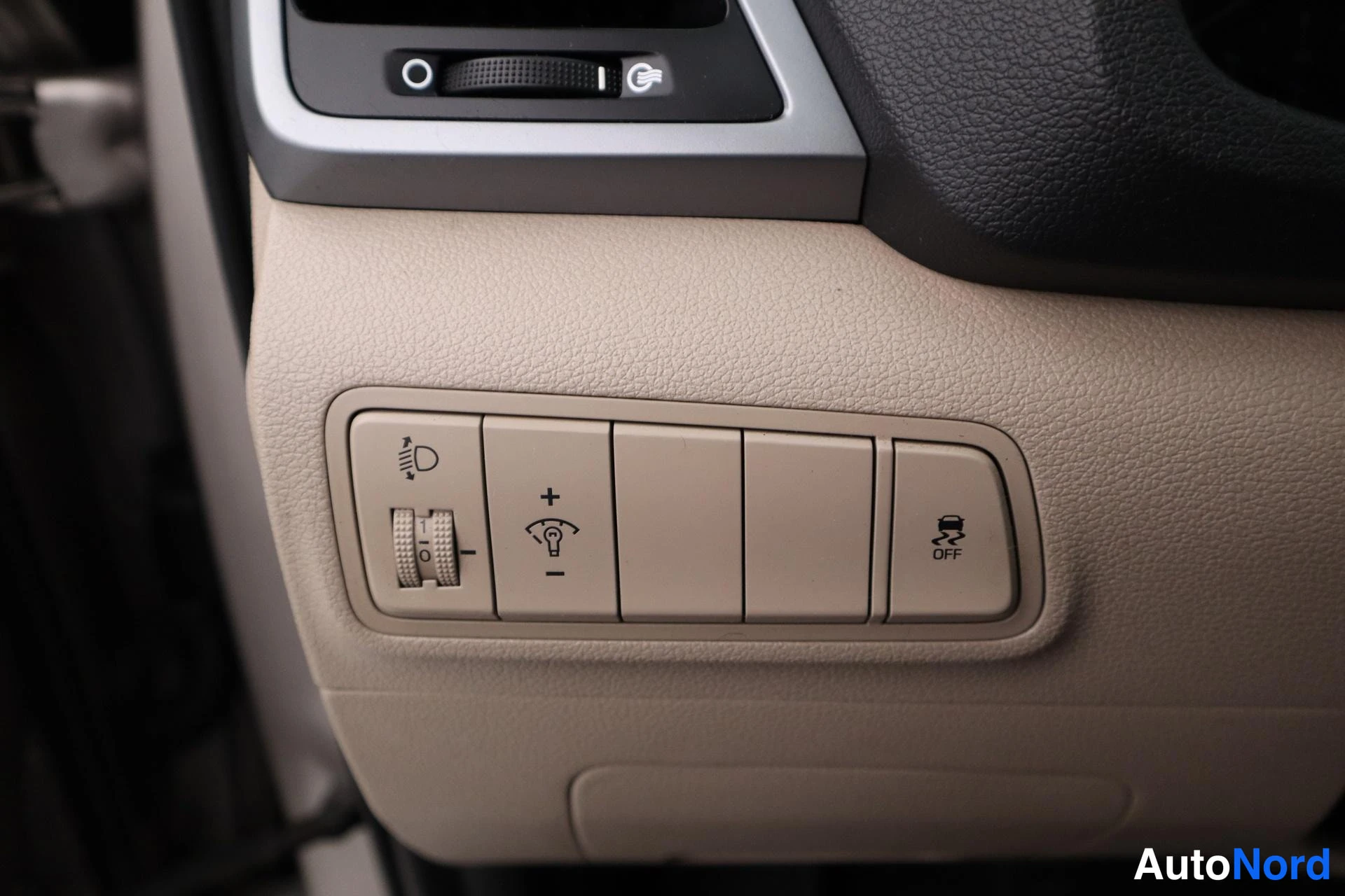 Beige Hyundai Tucson 2016, kuva 19