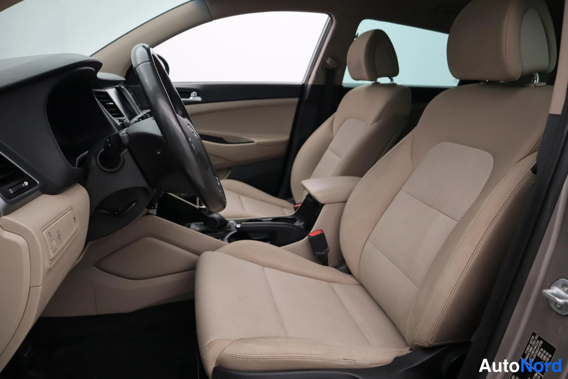 Beige Hyundai Tucson 2016, kuva 6