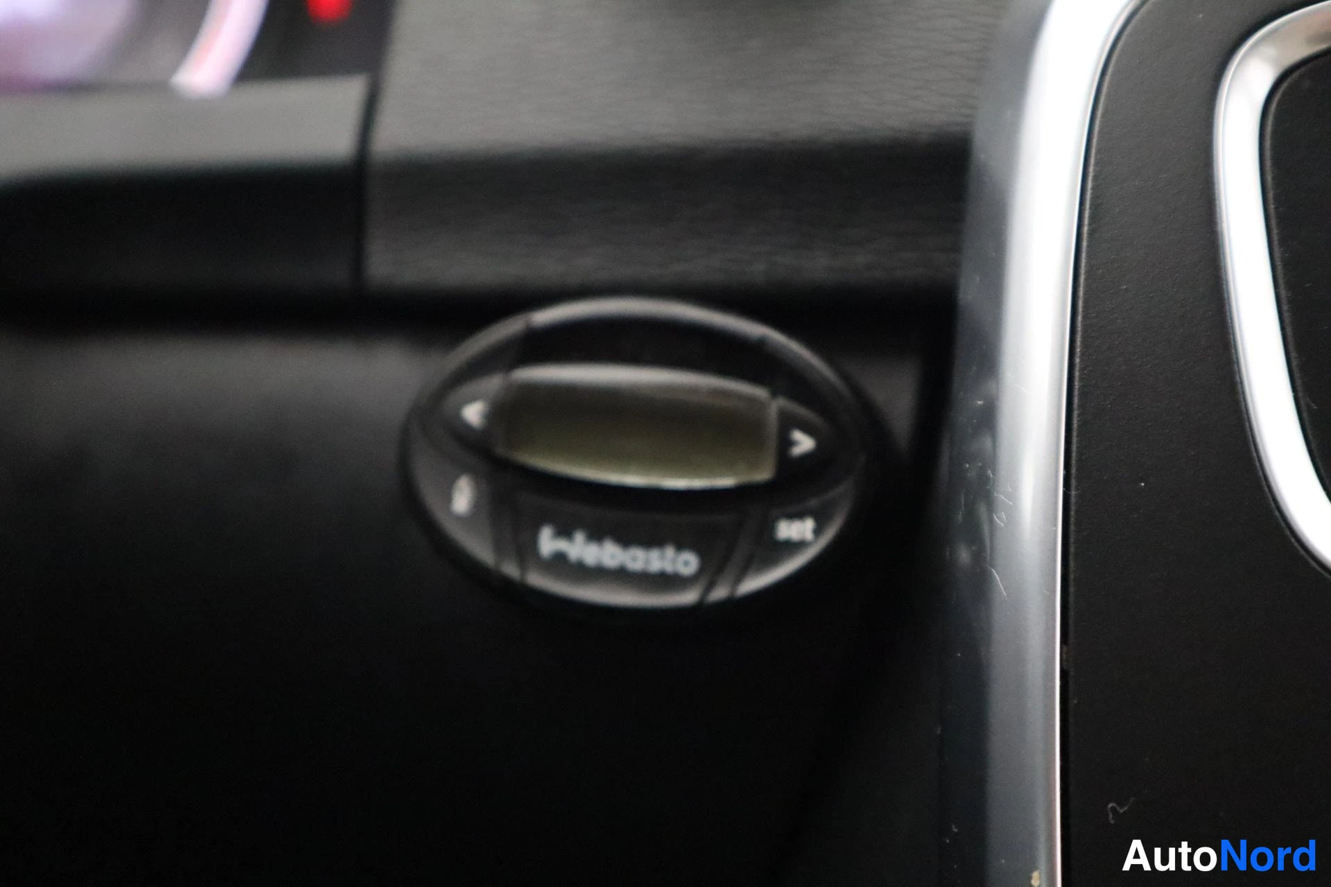 Beige Volvo S60 2012, kuva 30