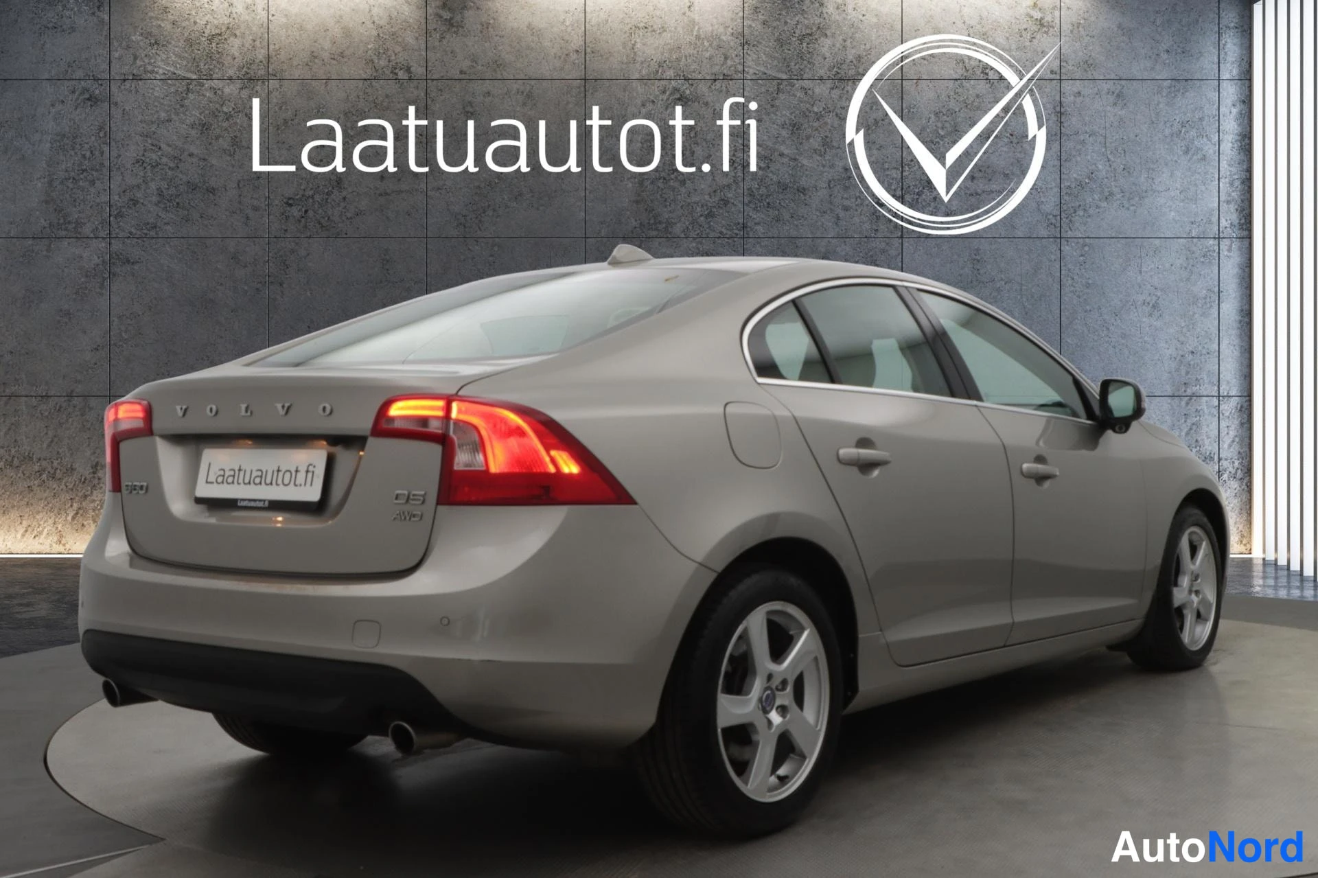 Beige Volvo S60 2012, takaviisto, kuva 7
