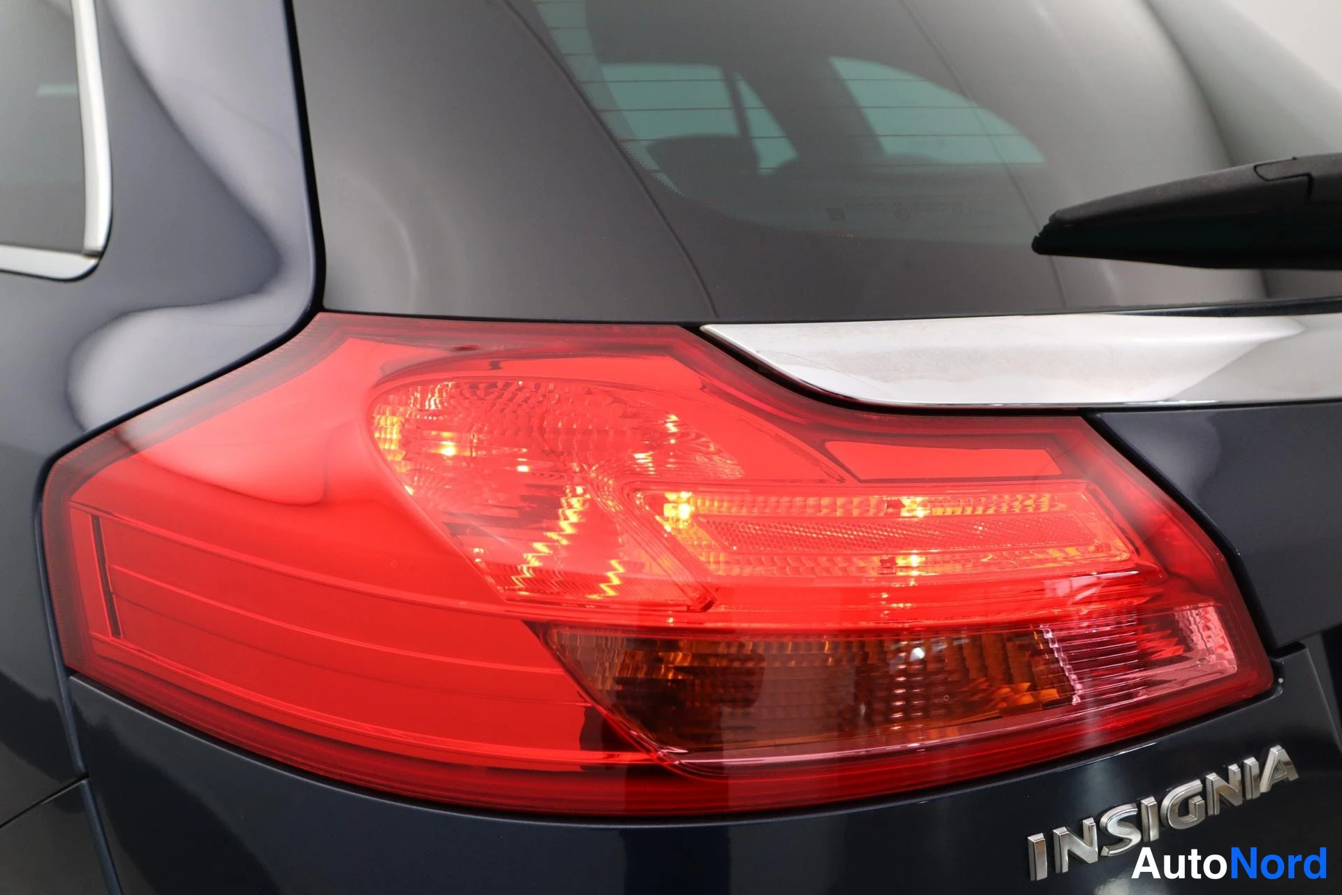 Sininen Opel Insignia 2011, yksityiskohta, kuva 8