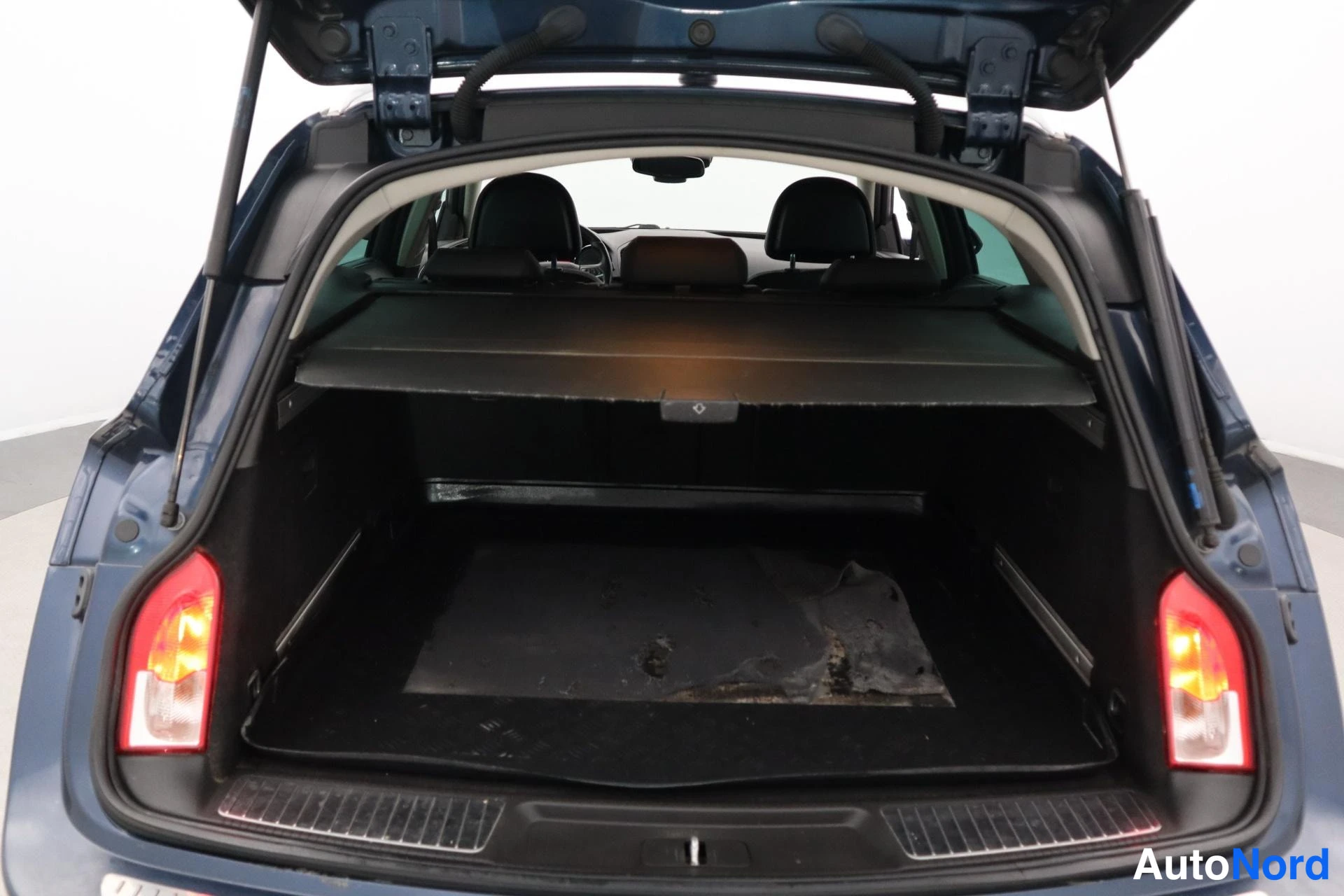 Sininen Opel Insignia 2011, kuva 11