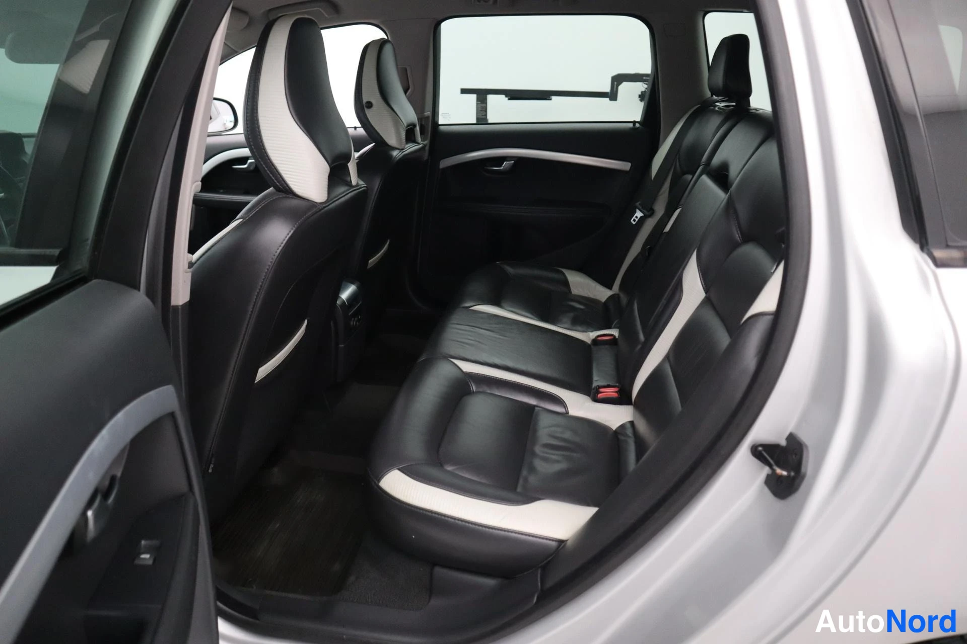 Harmaa Volvo V70 2013, kuva 14